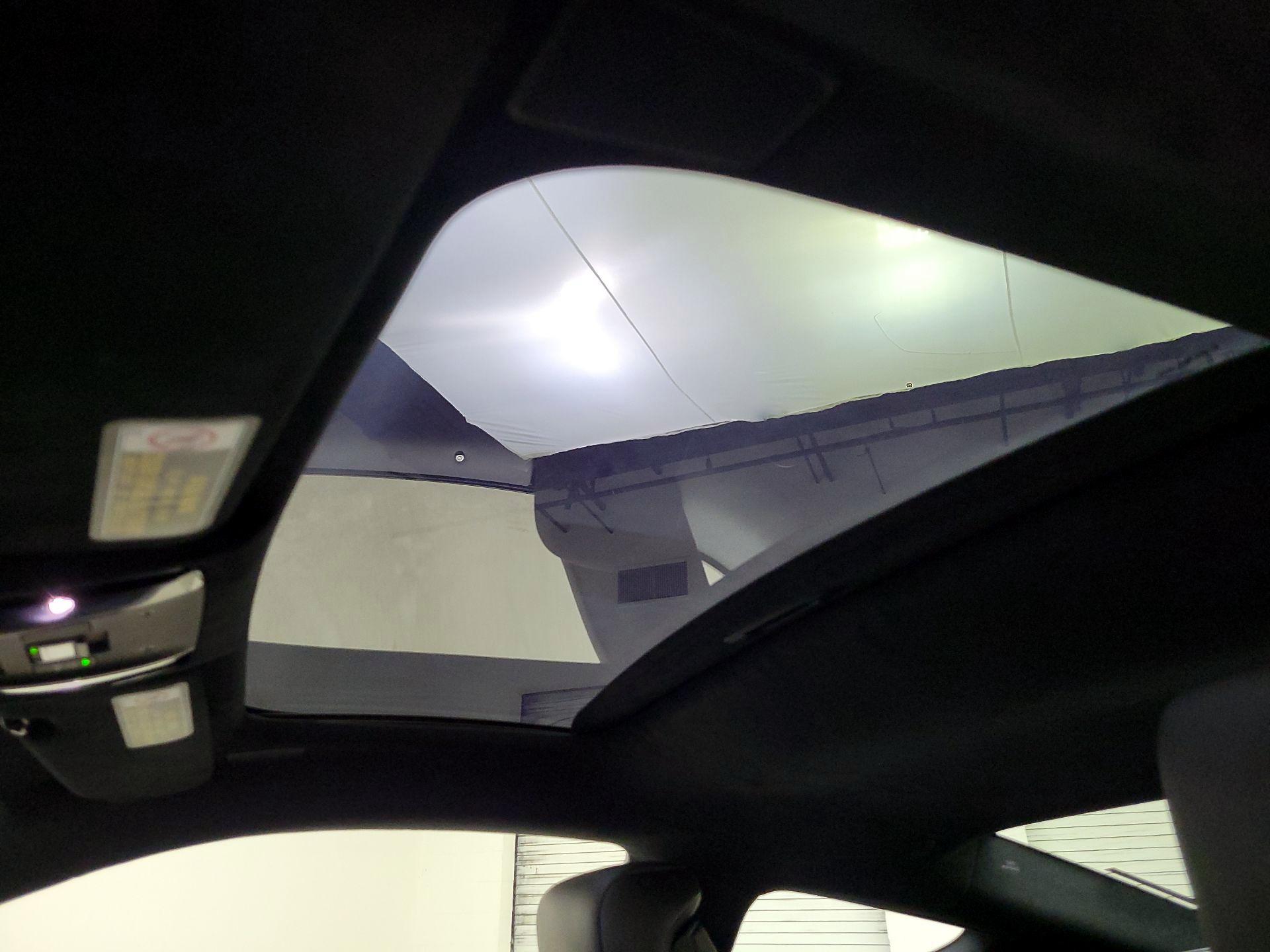 Thumbnail: 2018 Lexus LC - 19