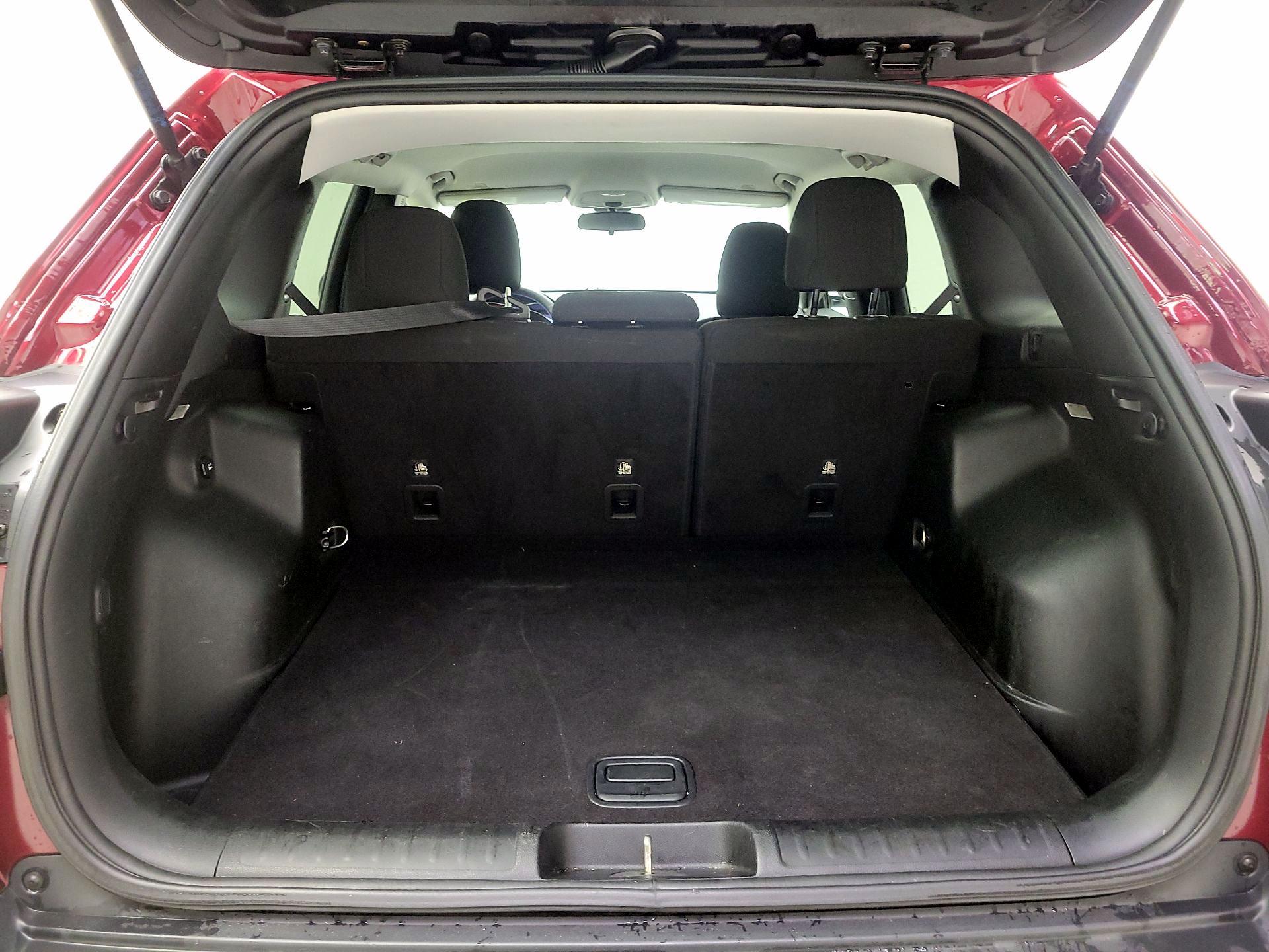 Thumbnail: 2019 Jeep Cherokee - 20