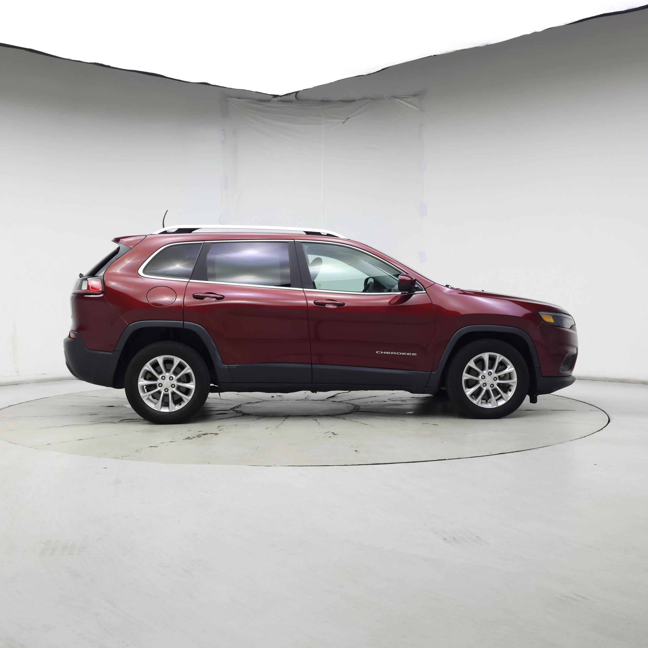 Thumbnail: 2019 Jeep Cherokee - 7