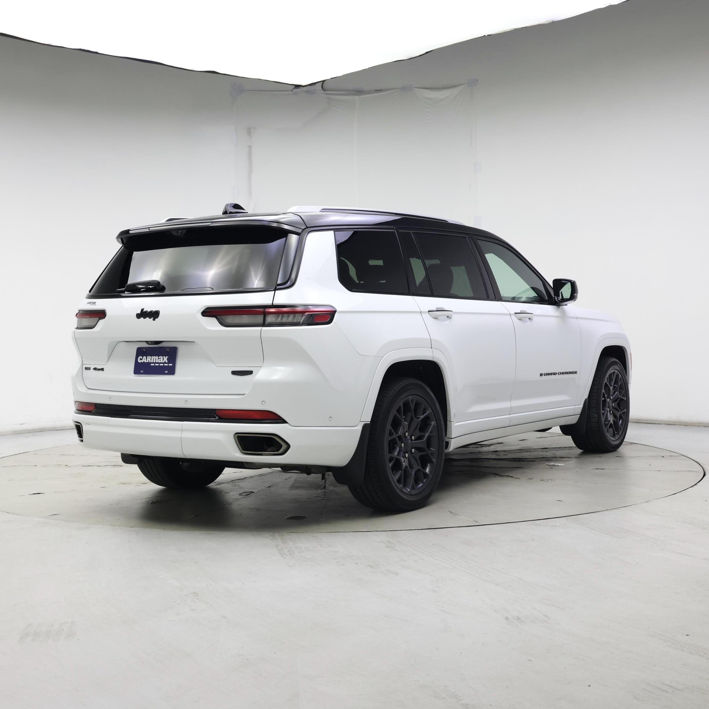 Thumbnail: 2023 Jeep Grand Cherokee L - 8