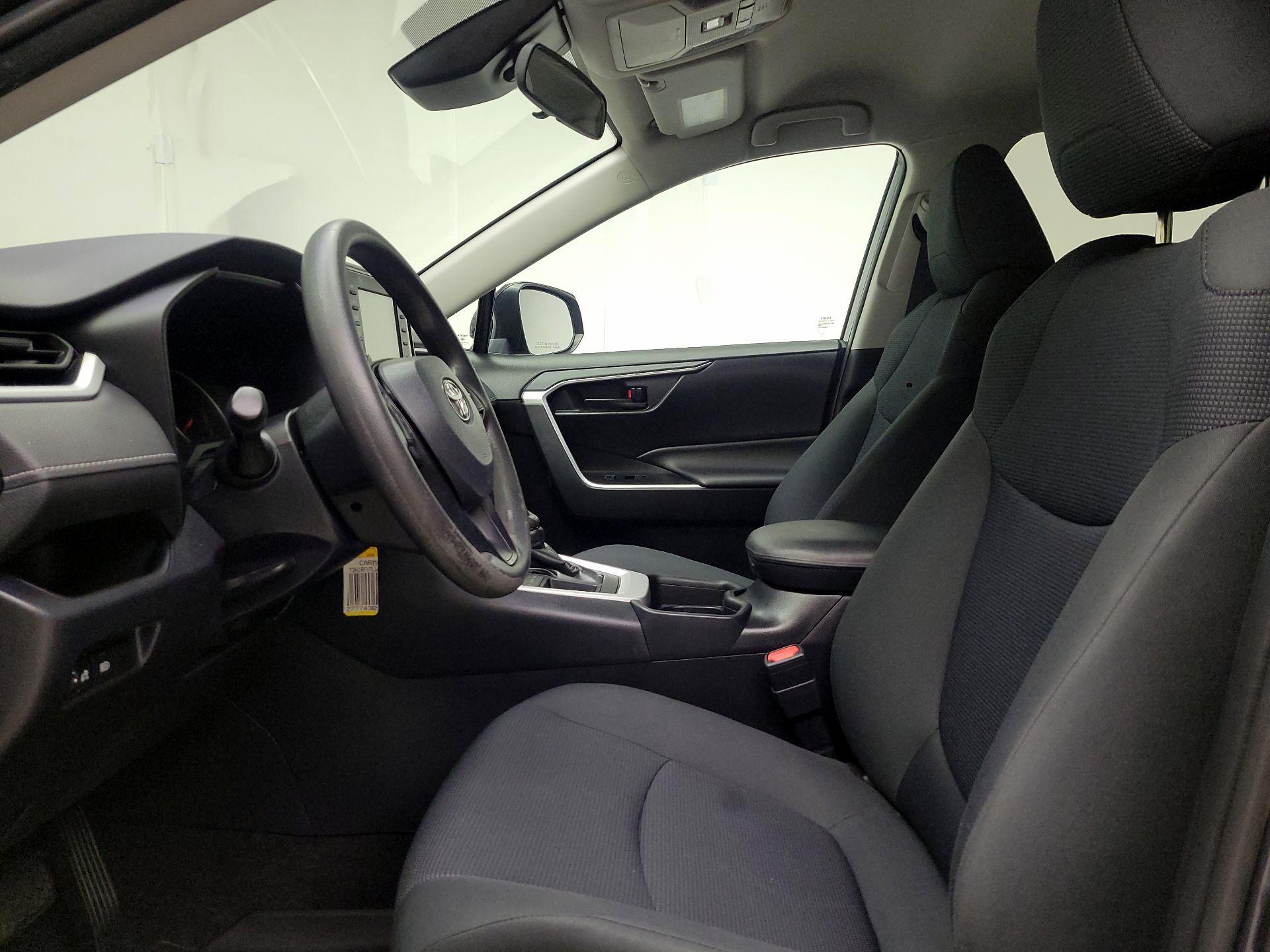 Thumbnail: 2020 Toyota RAV4 - 11