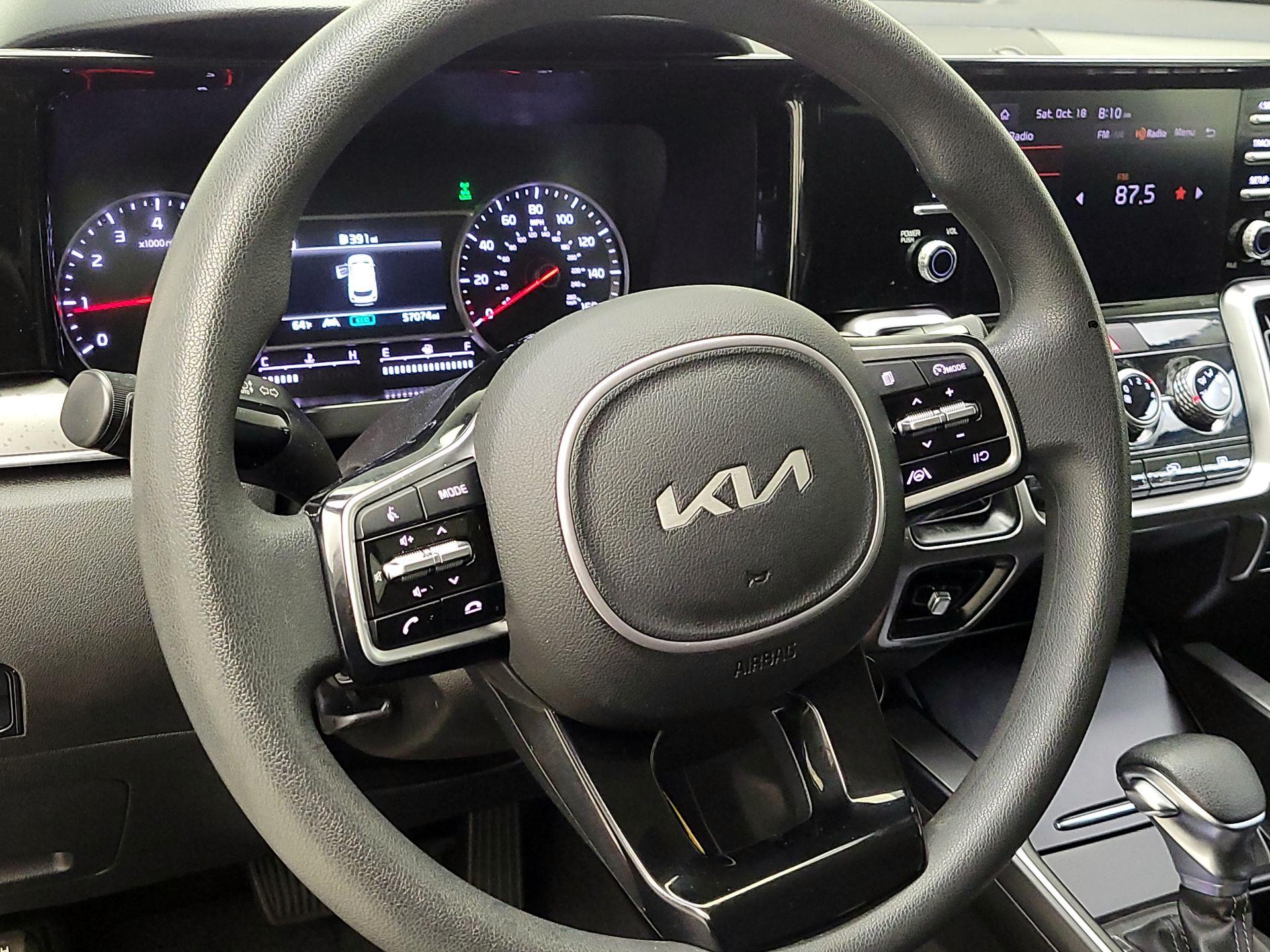 Thumbnail: 2023 Kia Sorento - 10