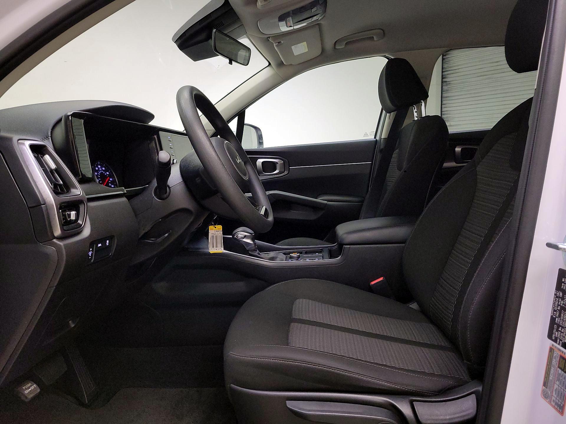Thumbnail: 2023 Kia Sorento - 11