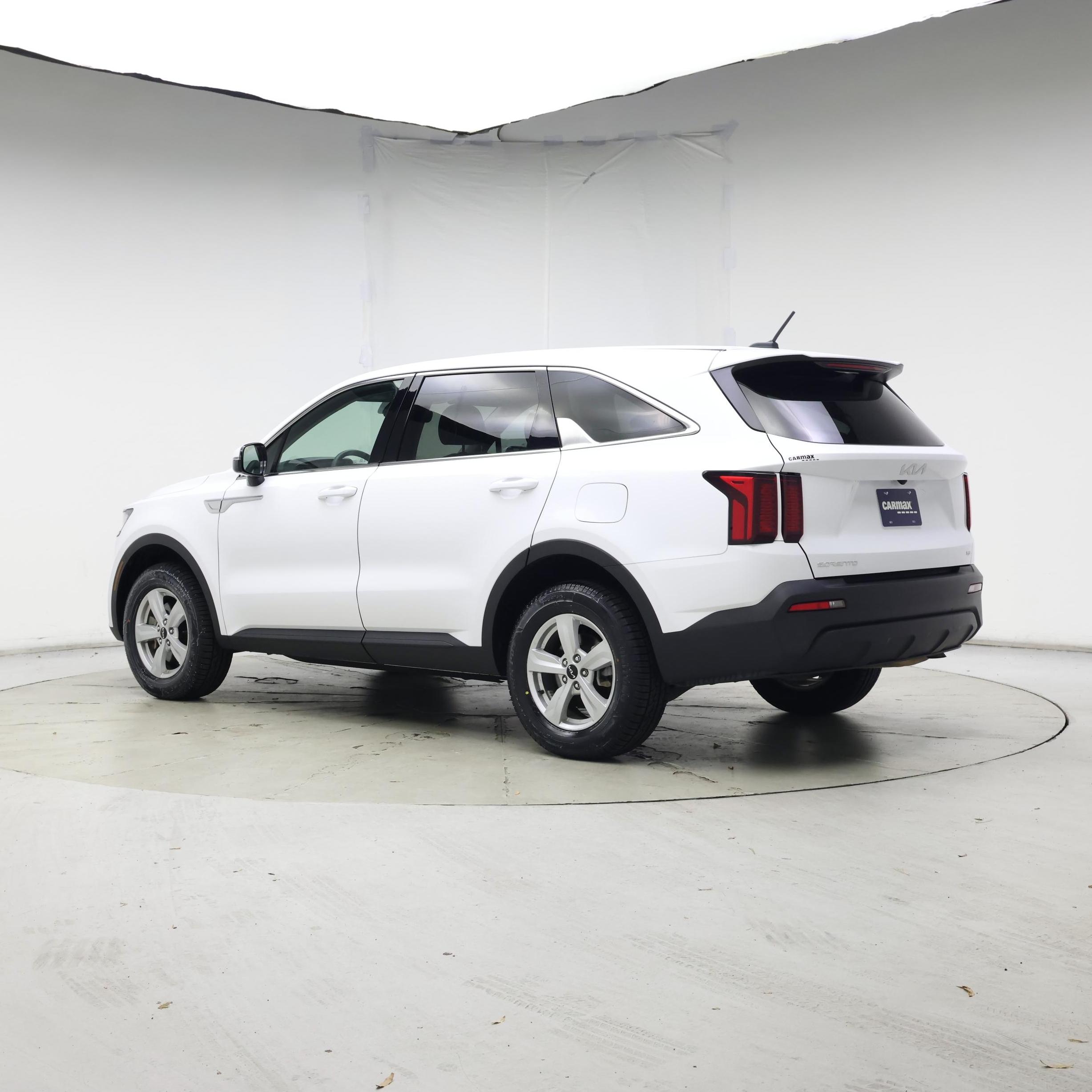 Thumbnail: 2023 Kia Sorento - 2