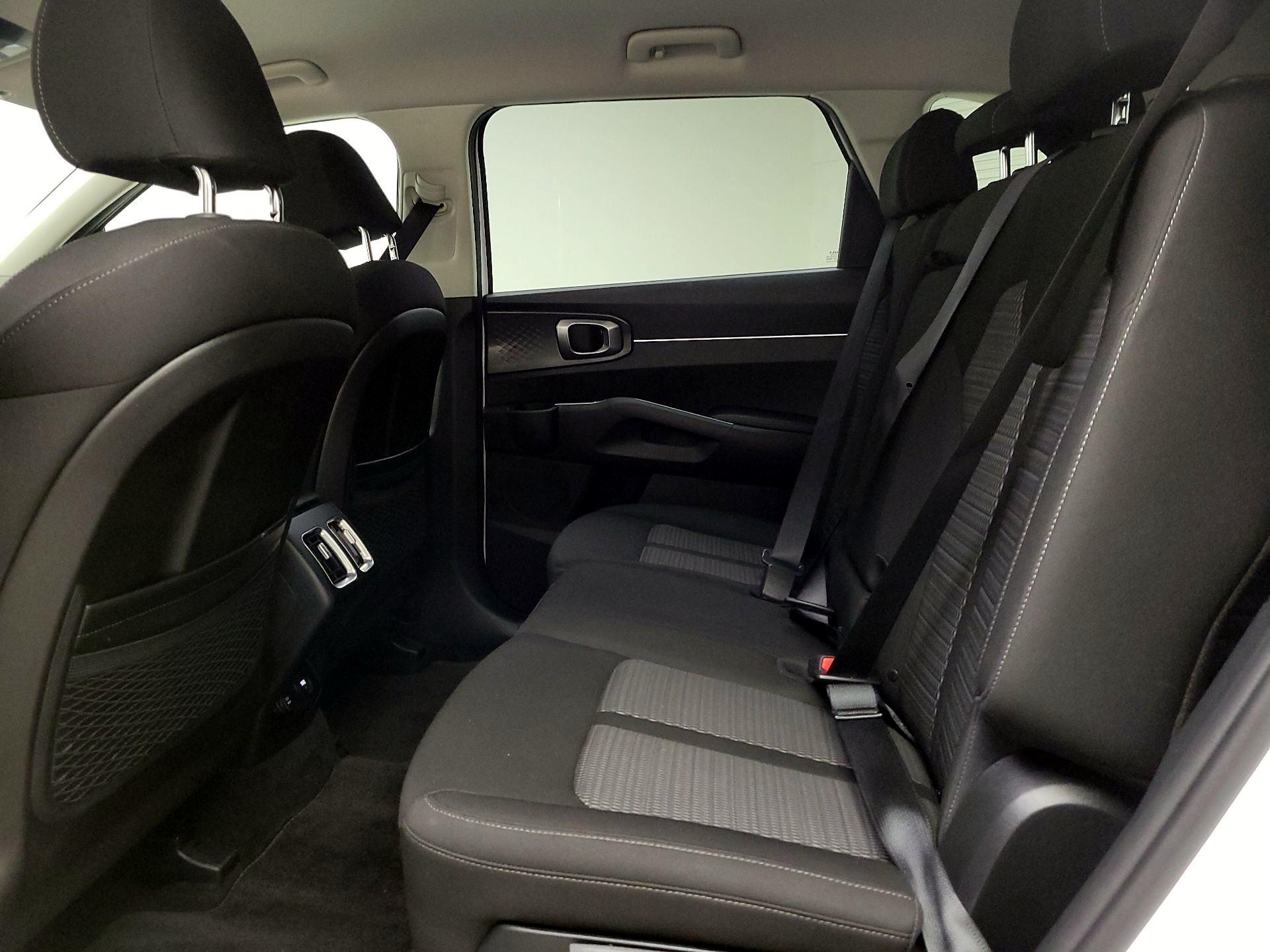 Thumbnail: 2023 Kia Sorento - 19