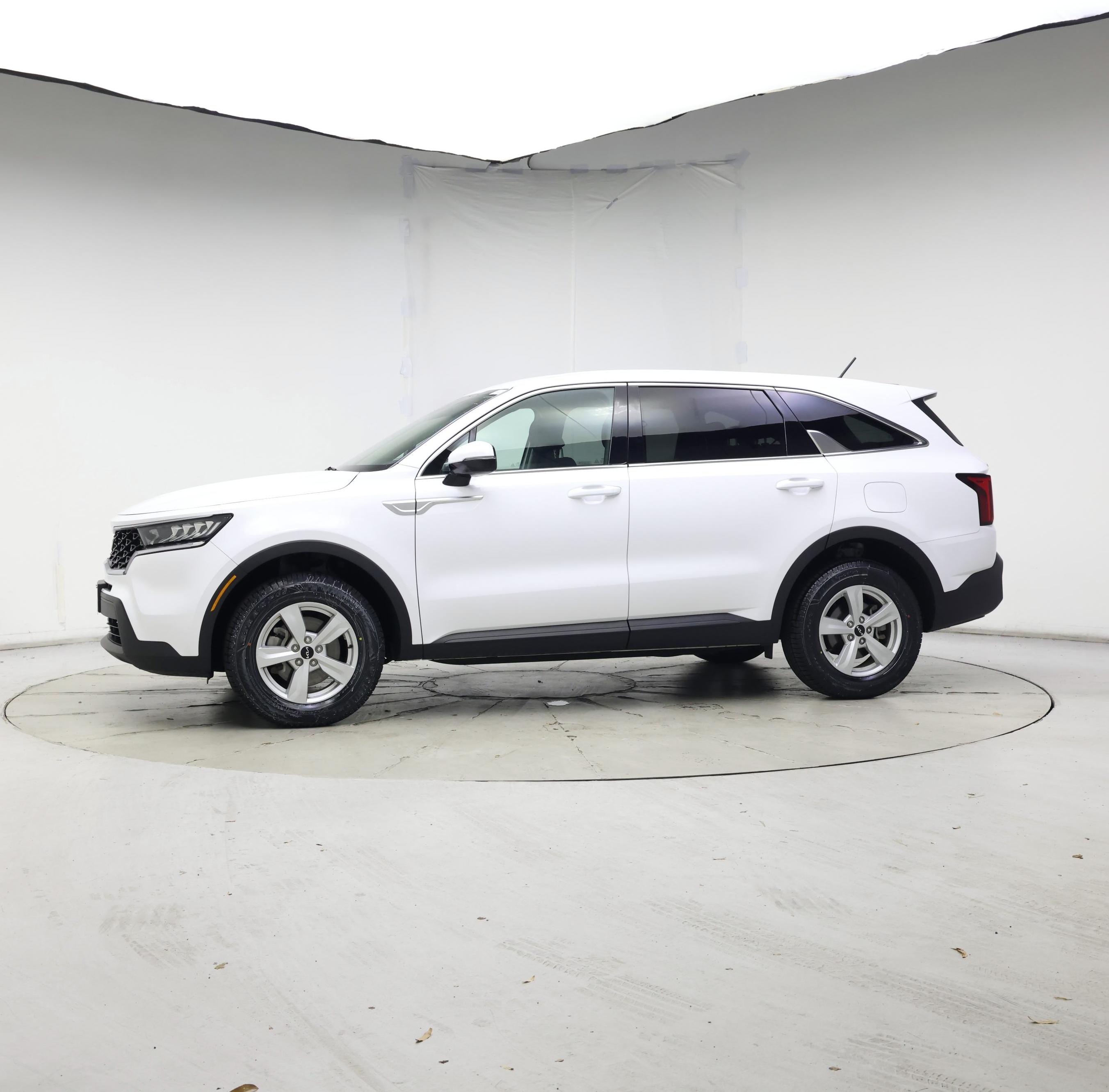 Thumbnail: 2023 Kia Sorento - 3