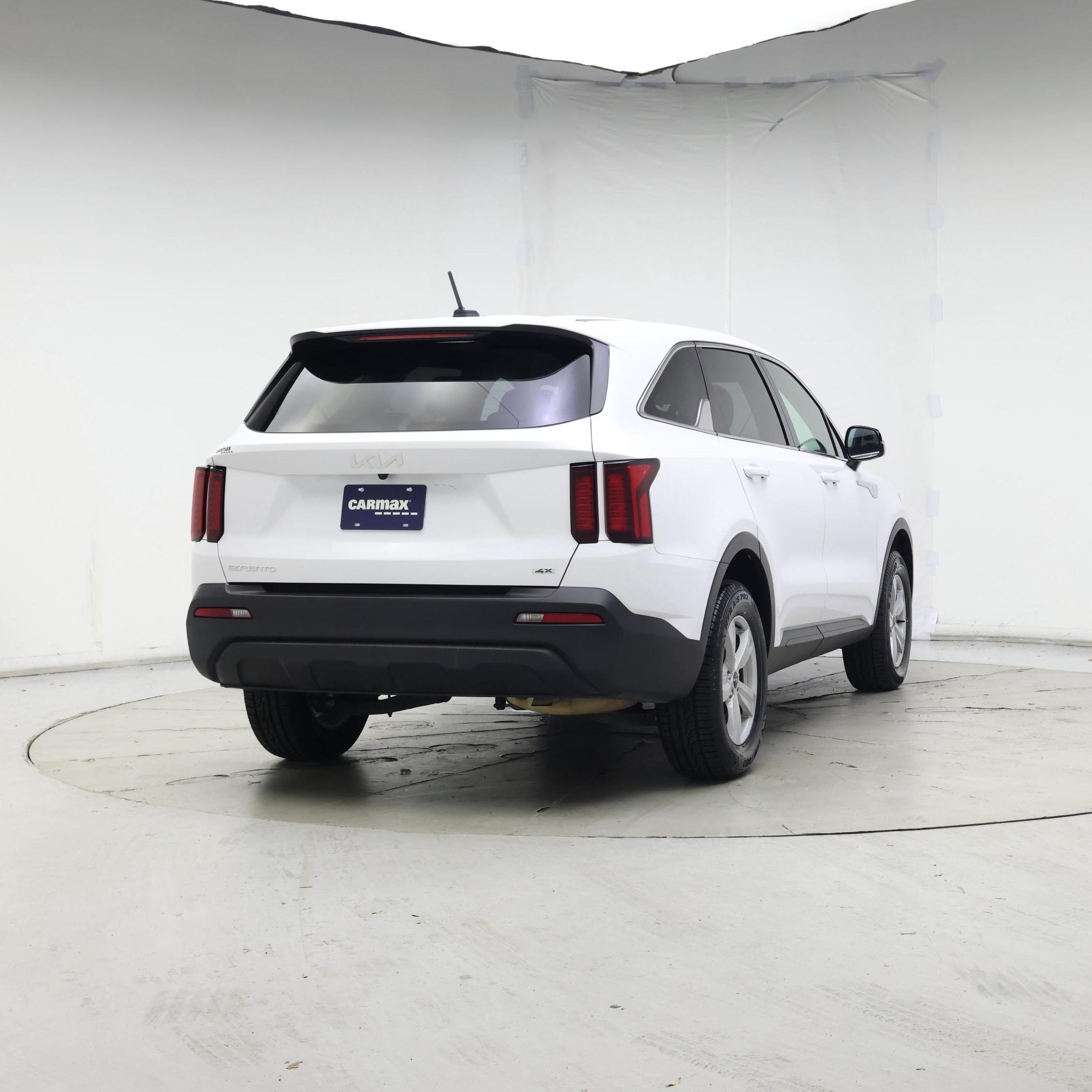 Thumbnail: 2023 Kia Sorento - 8