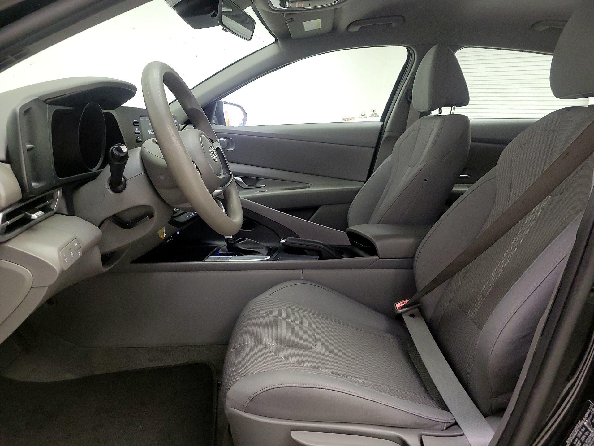 Thumbnail: 2021 Hyundai Elantra - 11