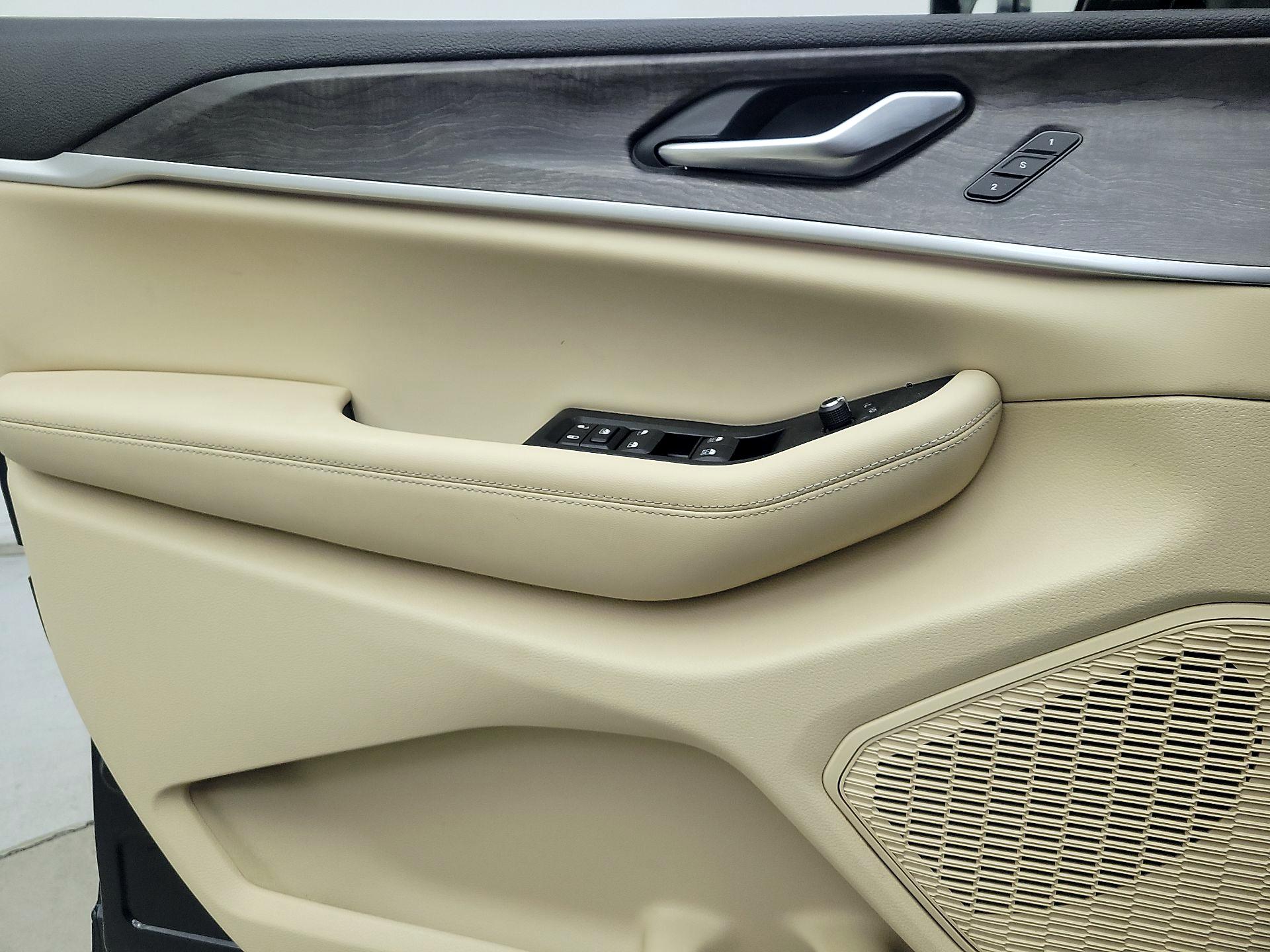 Thumbnail: 2023 Jeep Grand Cherokee L - 12
