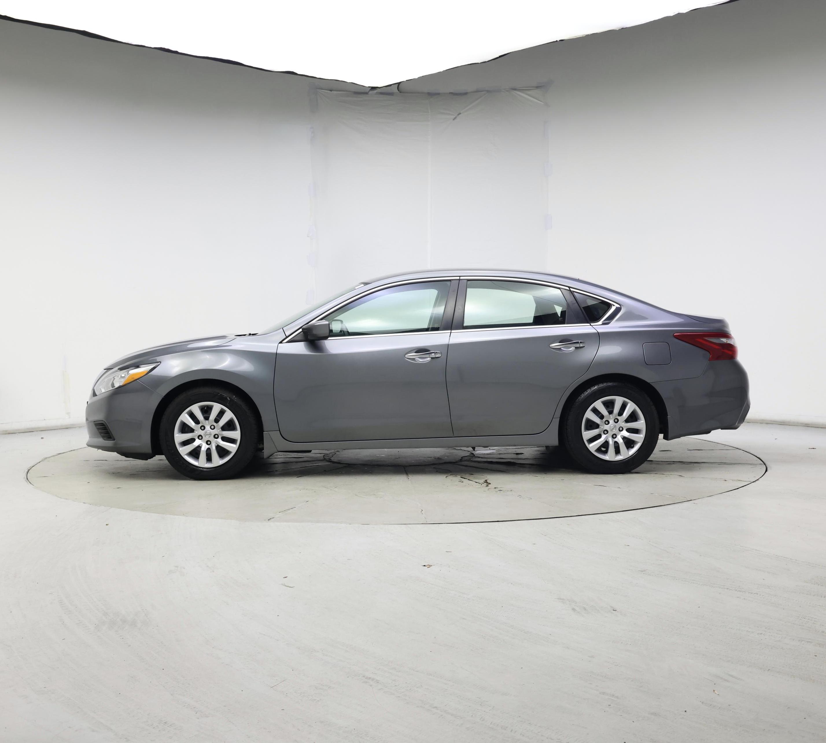 Thumbnail: 2018 Nissan Altima - 3