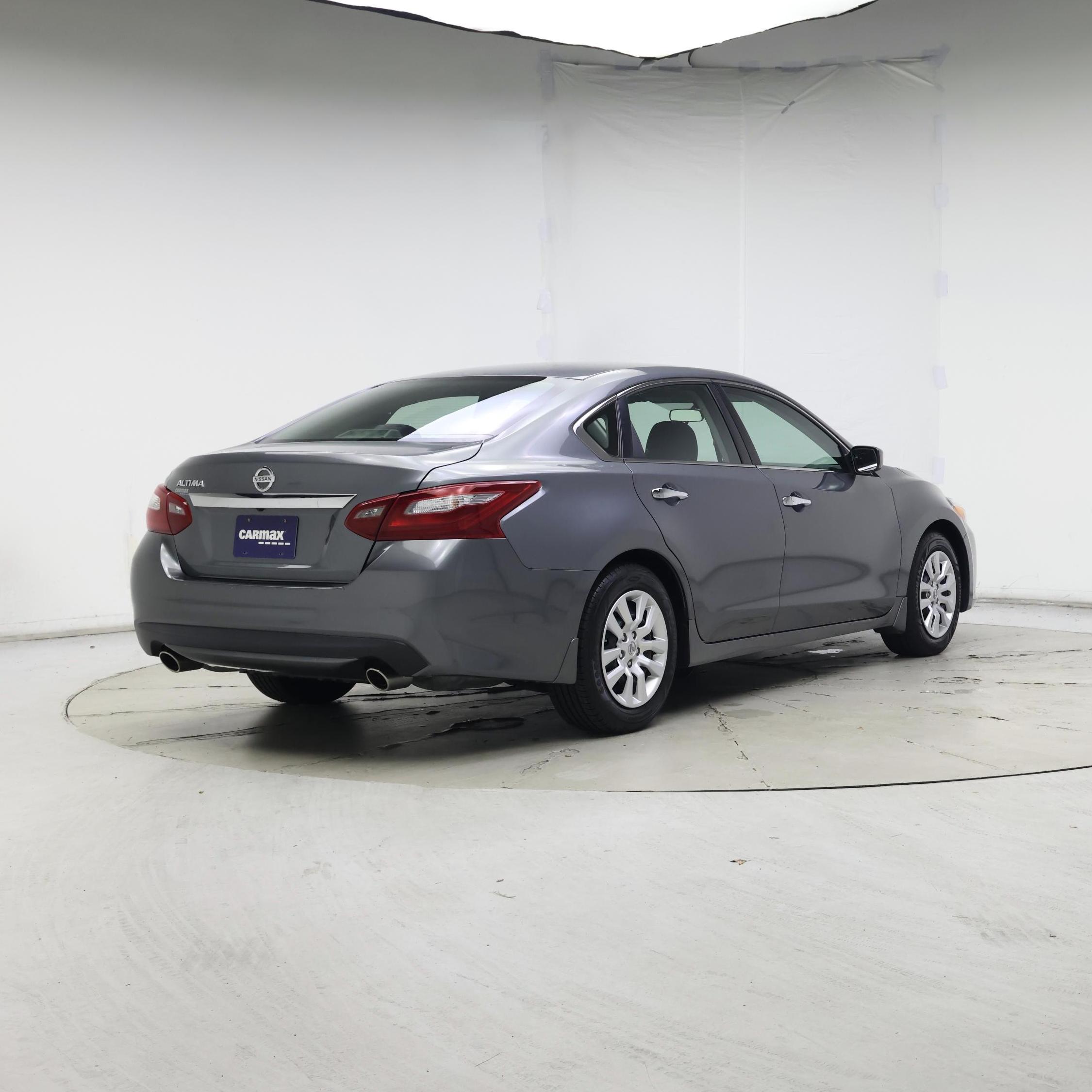 Thumbnail: 2018 Nissan Altima - 8