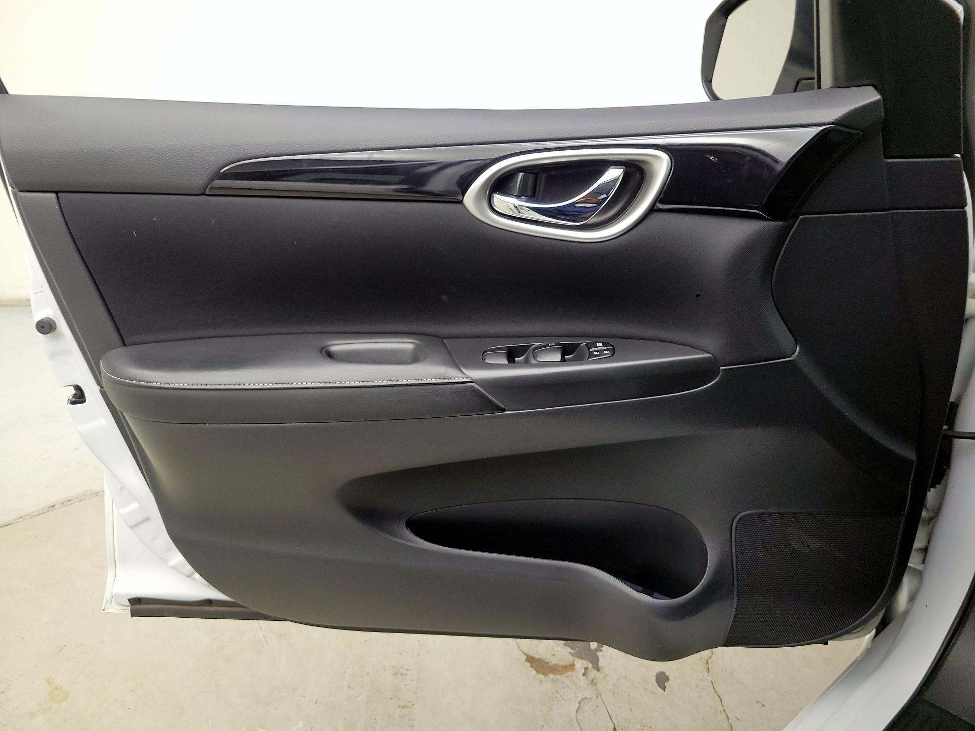 Thumbnail: 2019 Nissan Sentra - 12