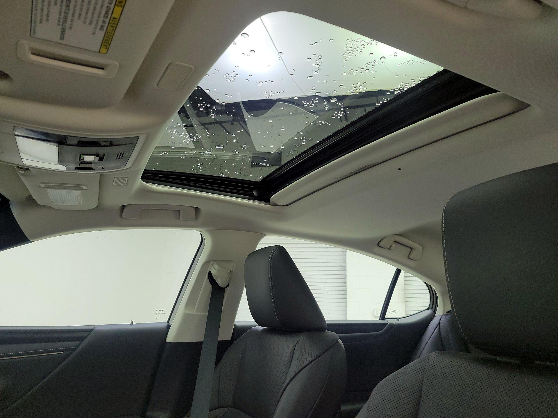 Thumbnail: 2022 Lexus ES - 19