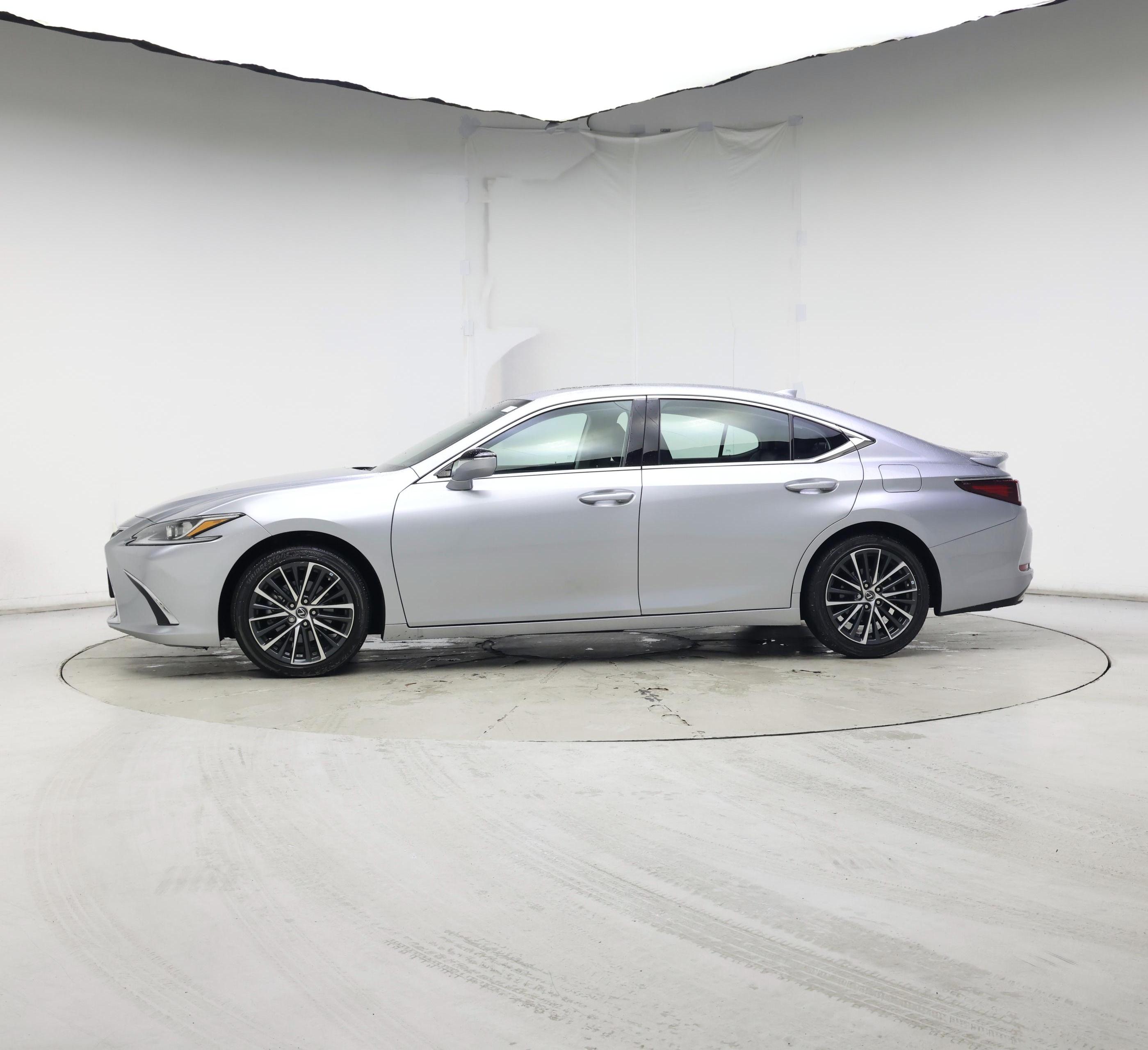 Thumbnail: 2022 Lexus ES - 3