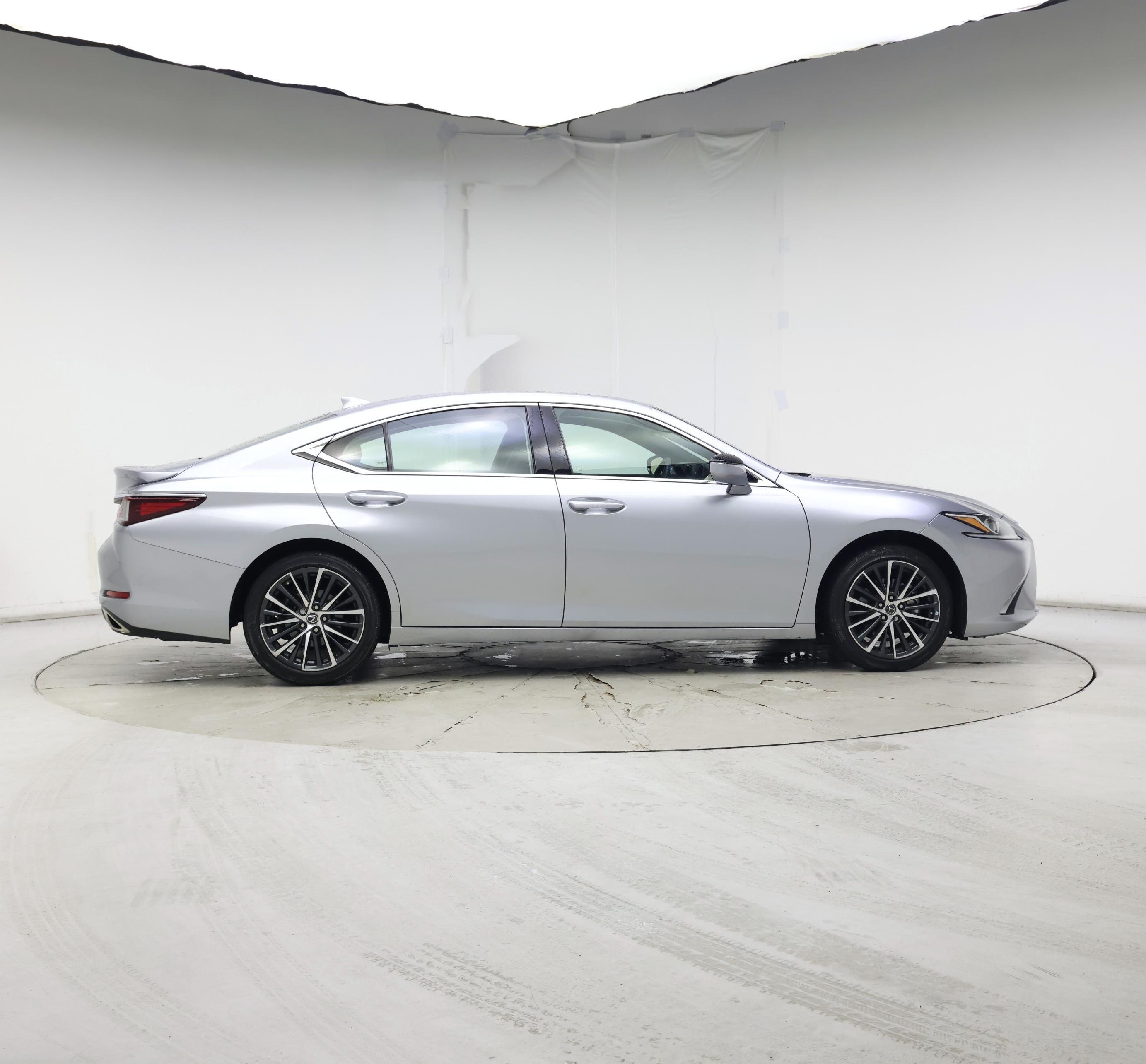 Thumbnail: 2022 Lexus ES - 7