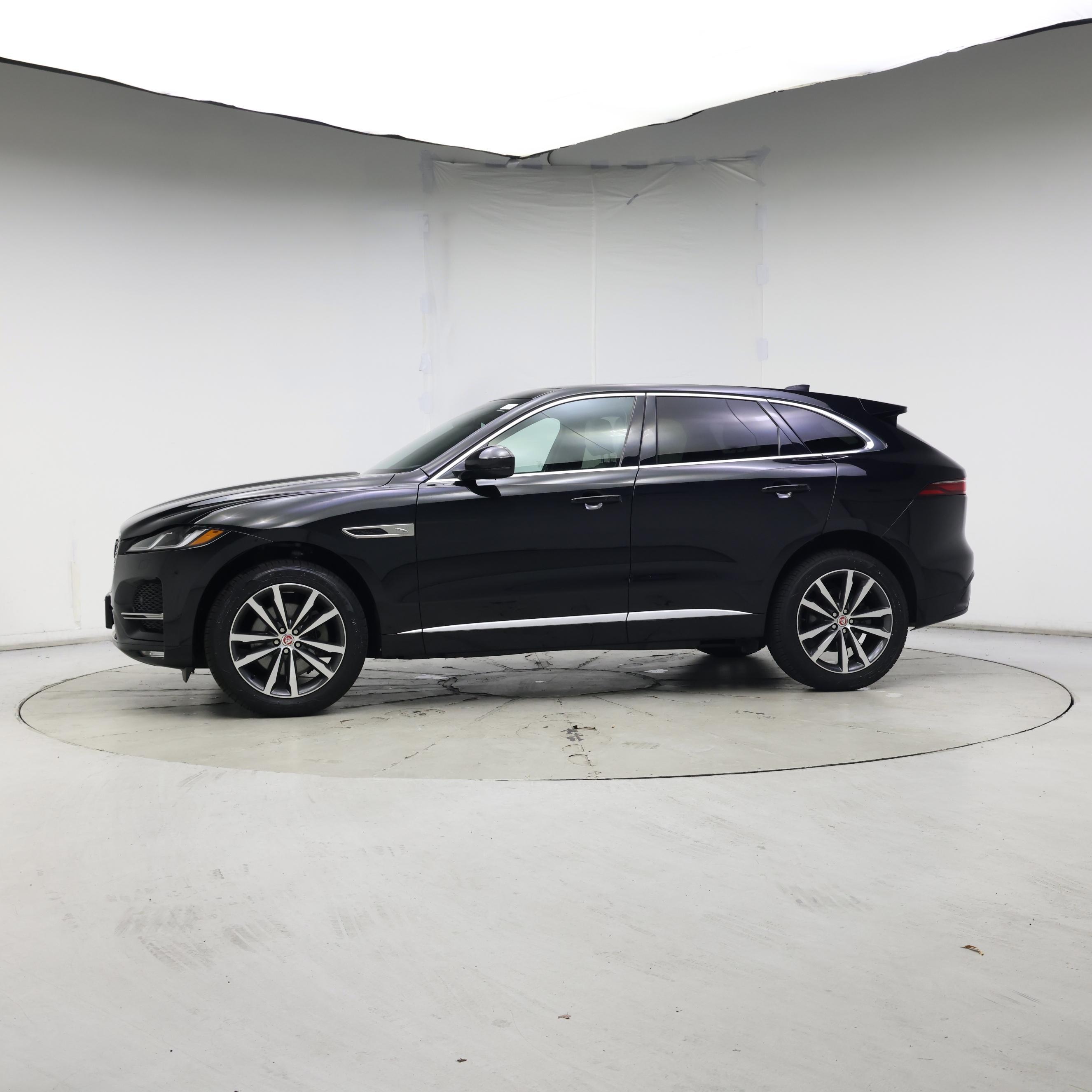 Thumbnail: 2023 Jaguar F-Pace - 3