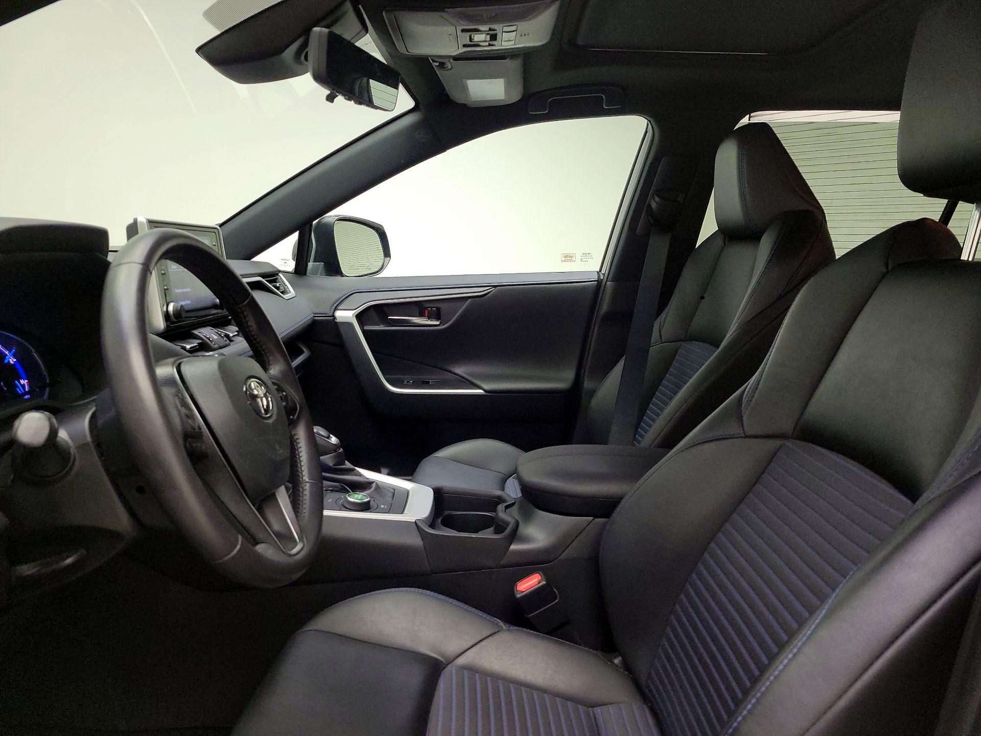Thumbnail: 2021 Toyota RAV4 - 11