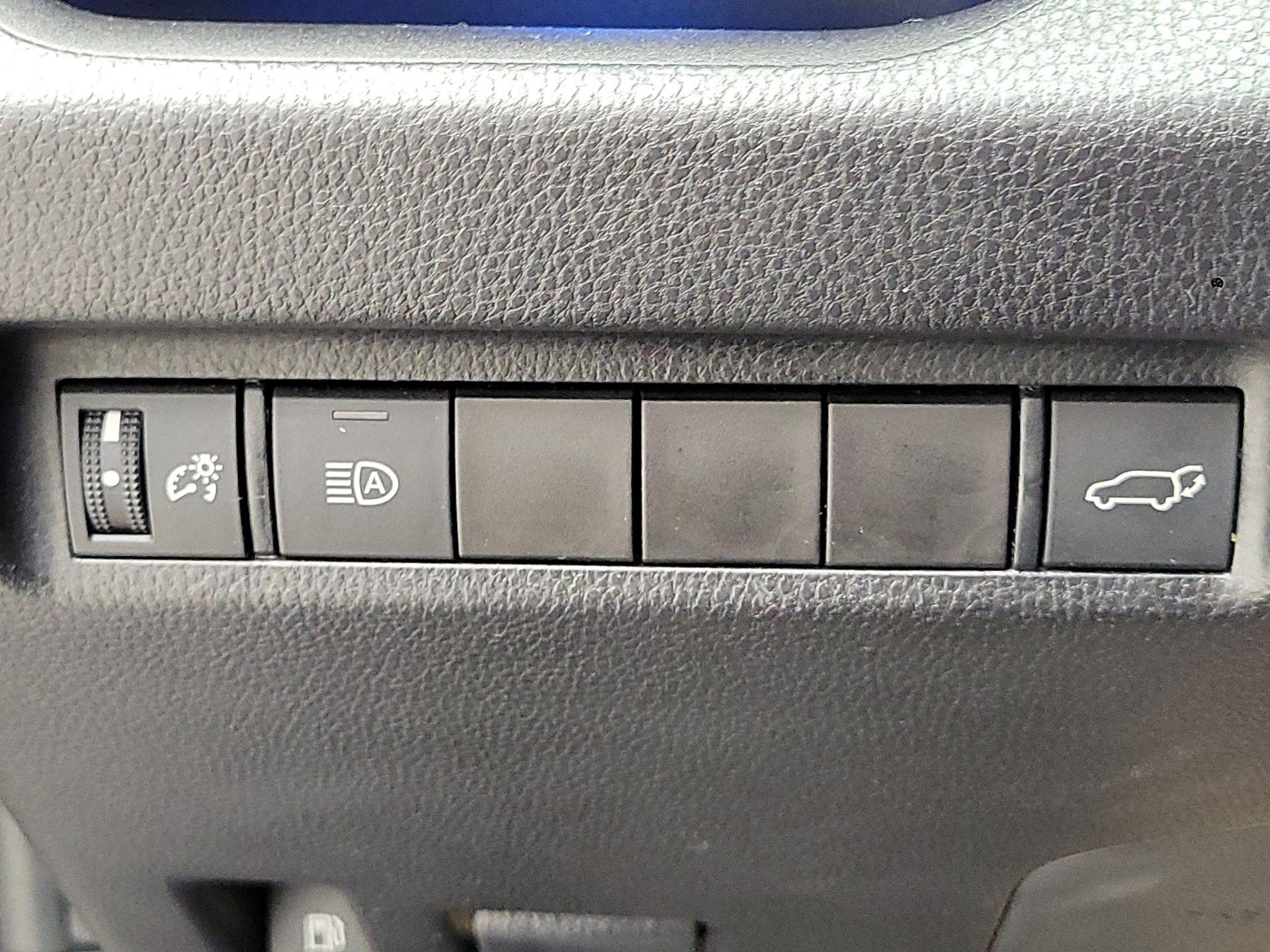 Thumbnail: 2021 Toyota RAV4 - 13