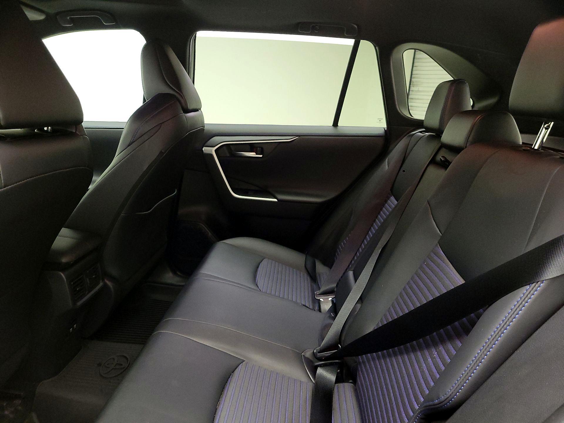 Thumbnail: 2021 Toyota RAV4 - 20