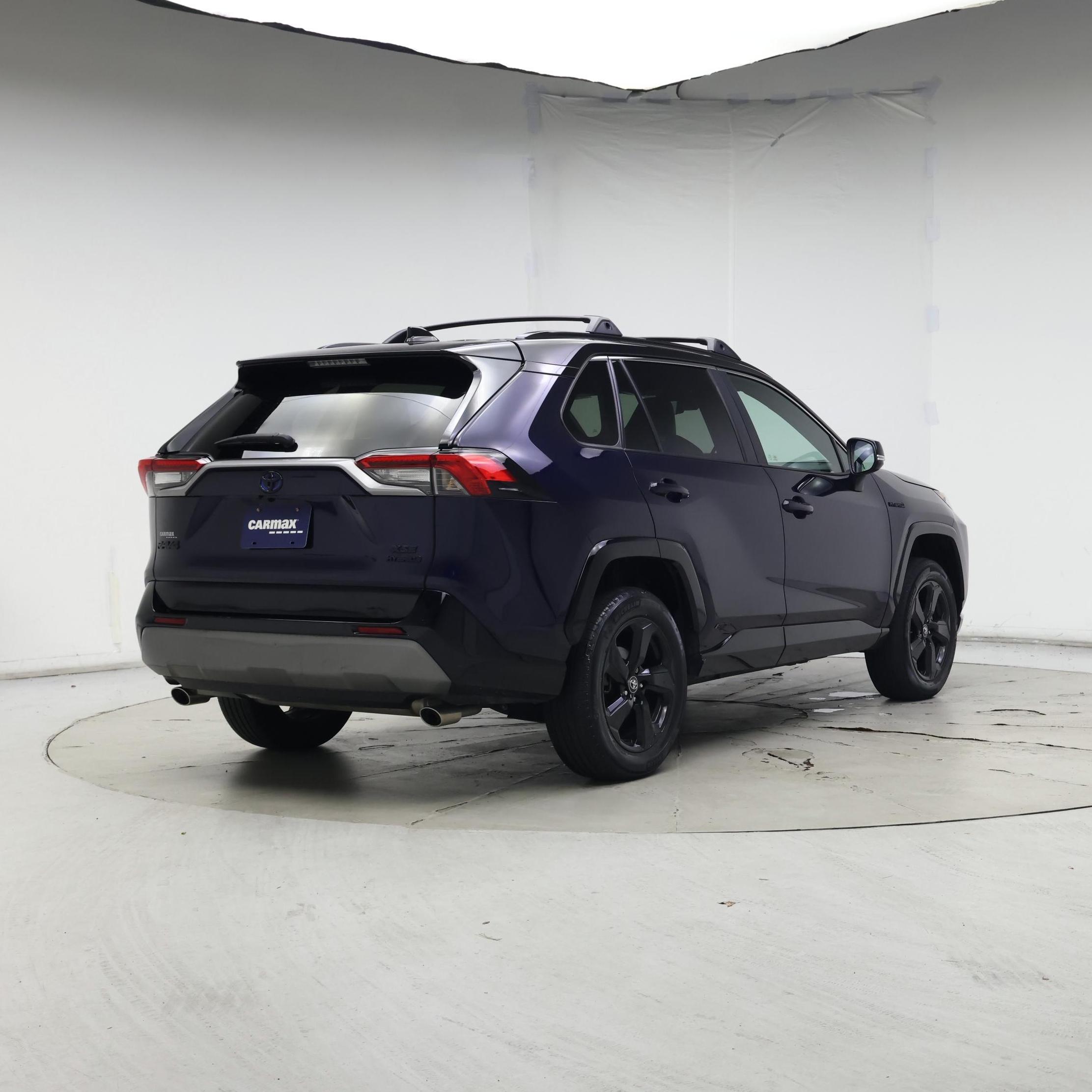 Thumbnail: 2021 Toyota RAV4 - 8