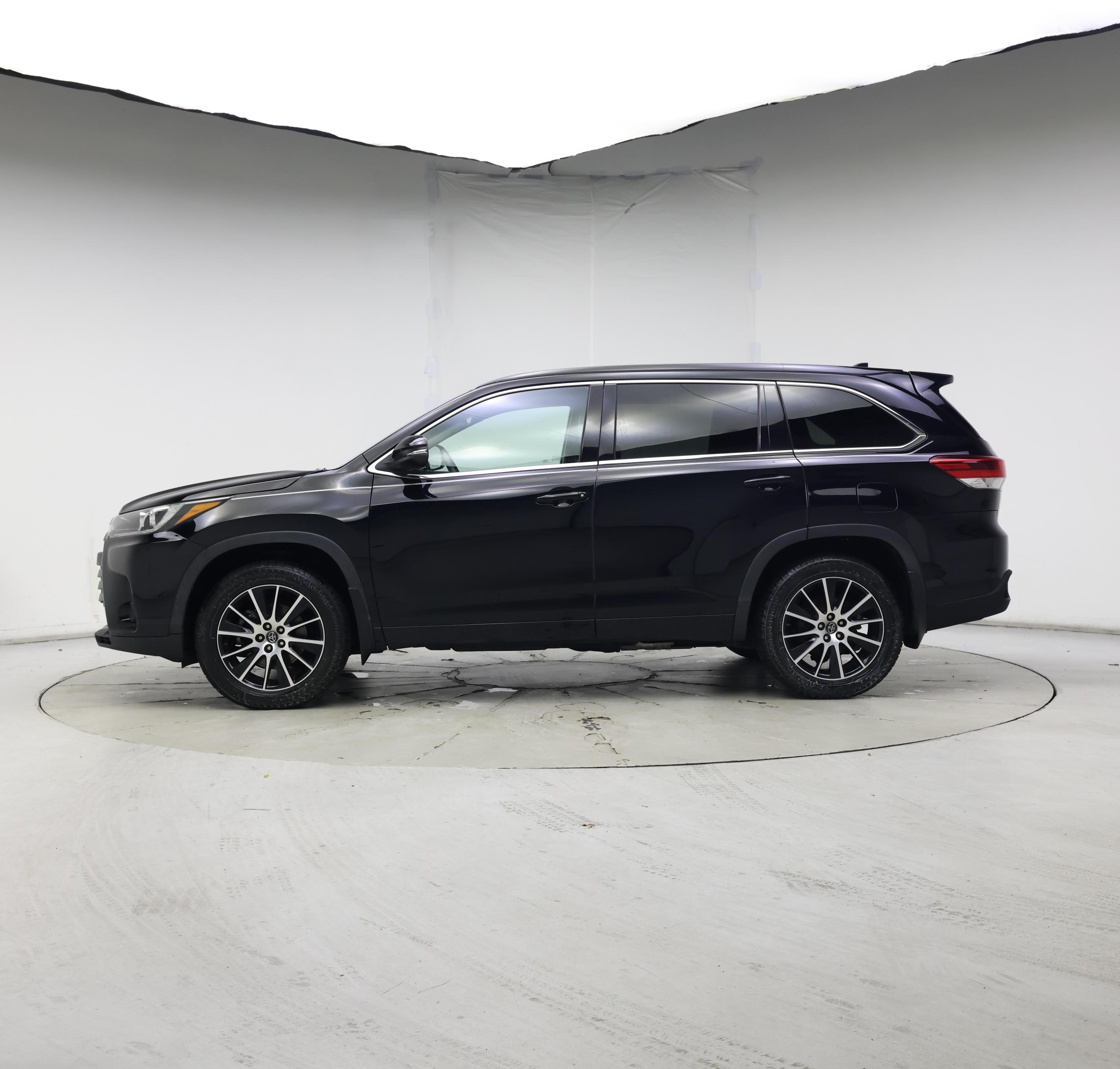 Thumbnail: 2018 Toyota Highlander - 3