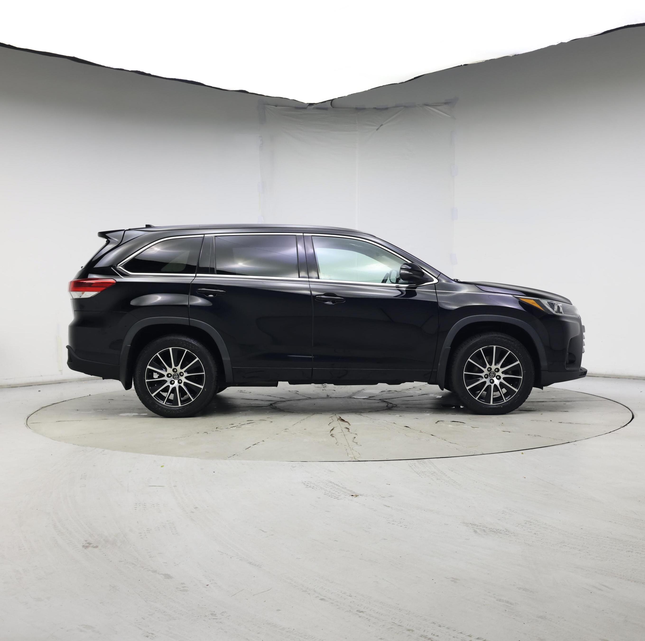 Thumbnail: 2018 Toyota Highlander - 7