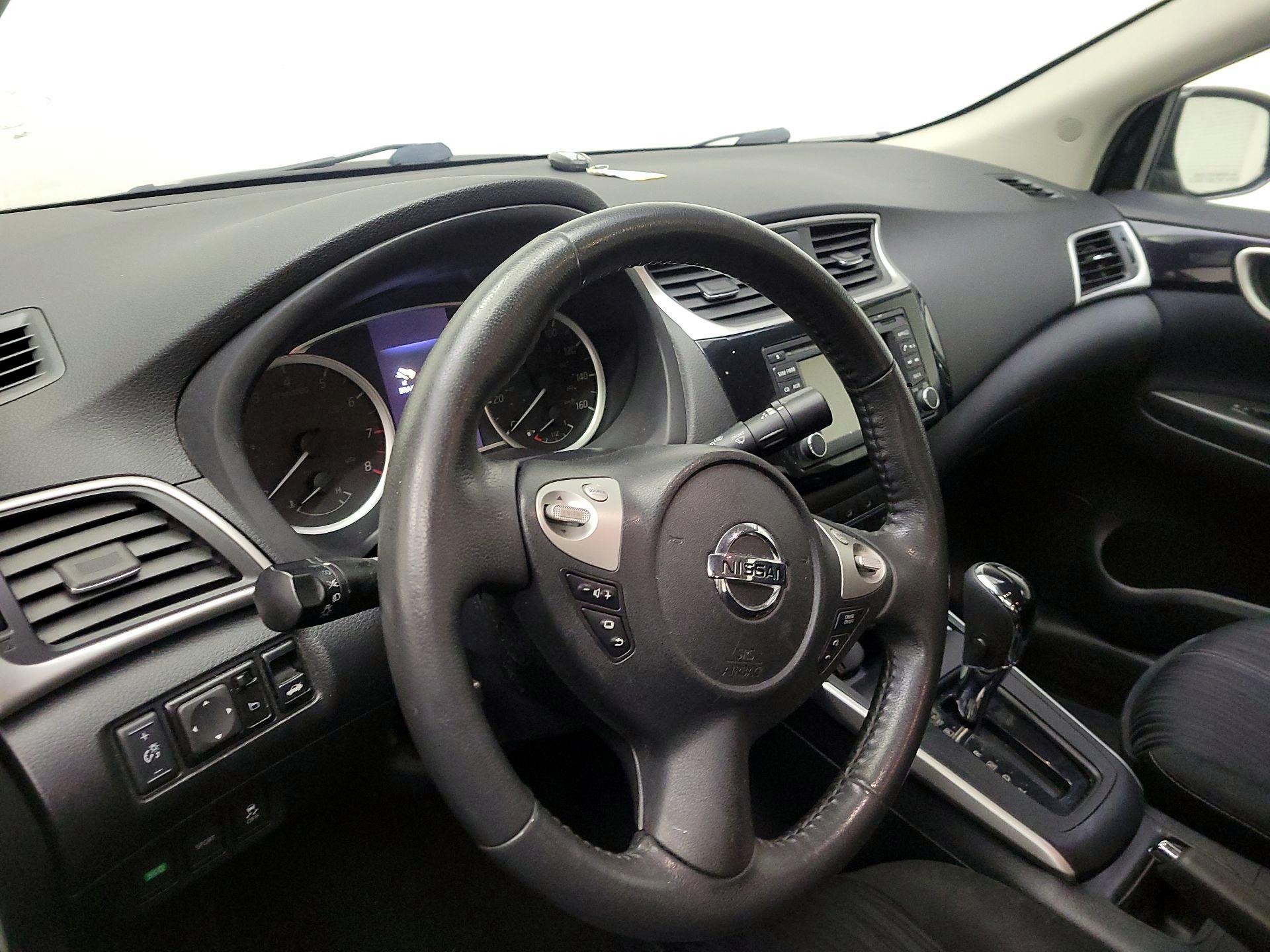 Thumbnail: 2016 Nissan Sentra - 9