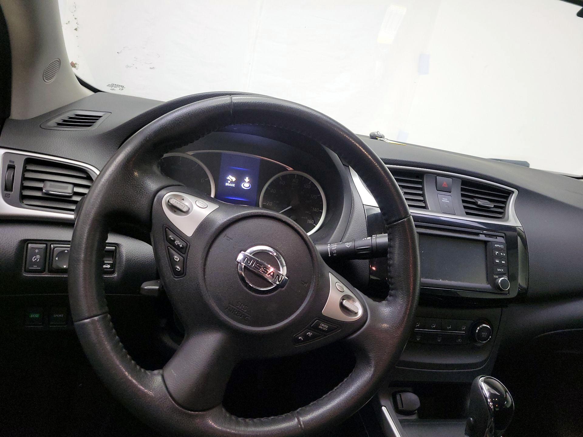 Thumbnail: 2016 Nissan Sentra - 10