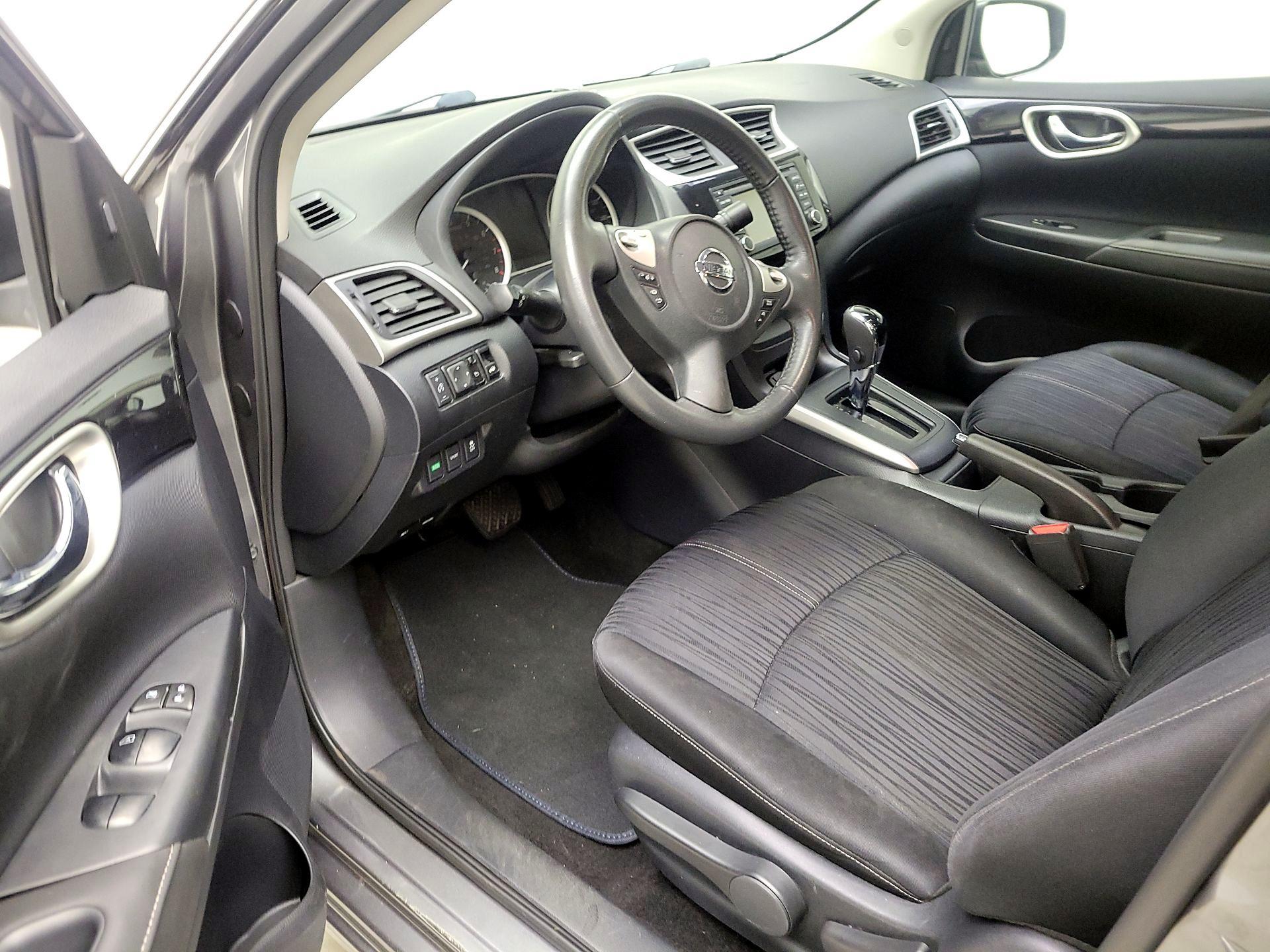 Thumbnail: 2016 Nissan Sentra - 11