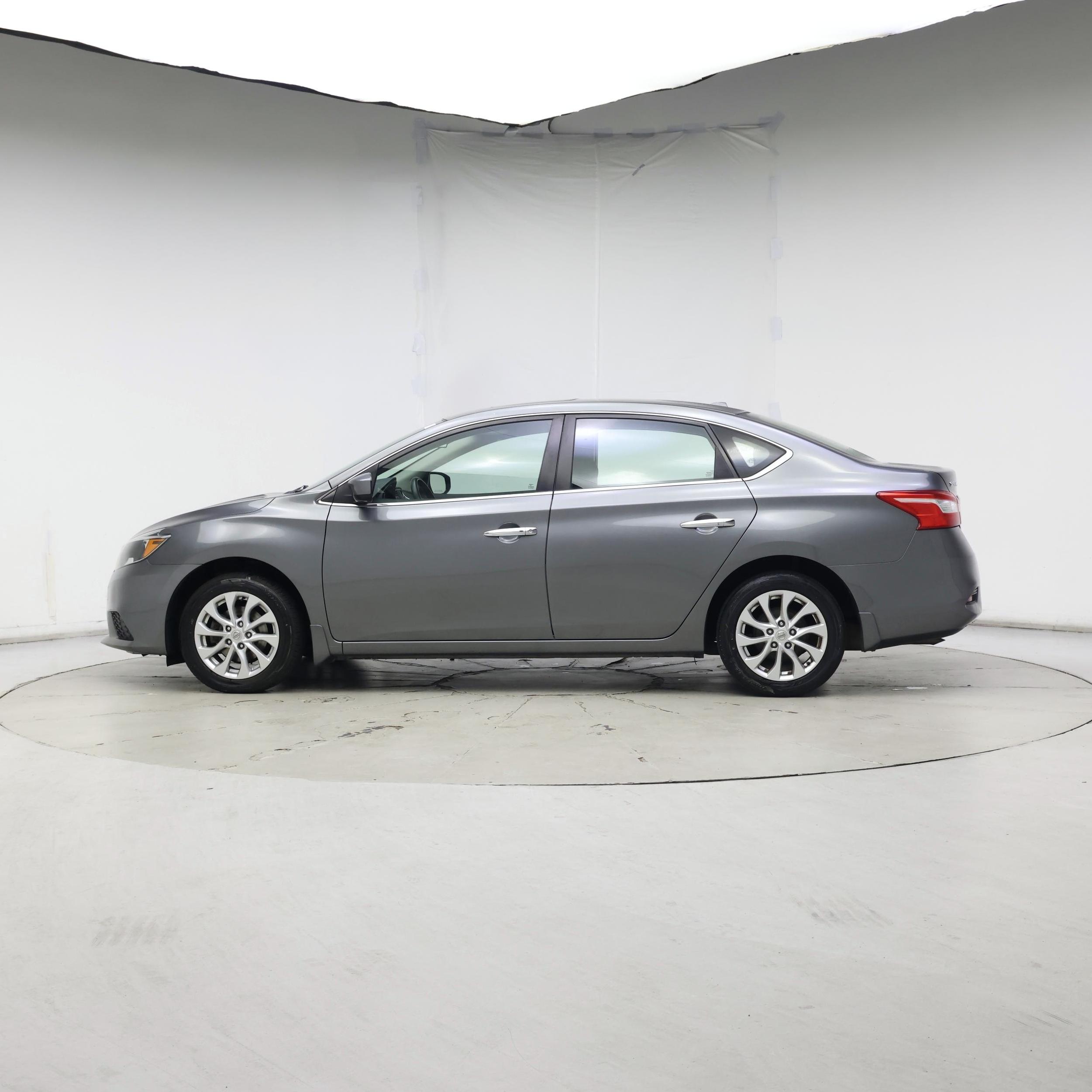 Thumbnail: 2016 Nissan Sentra - 3