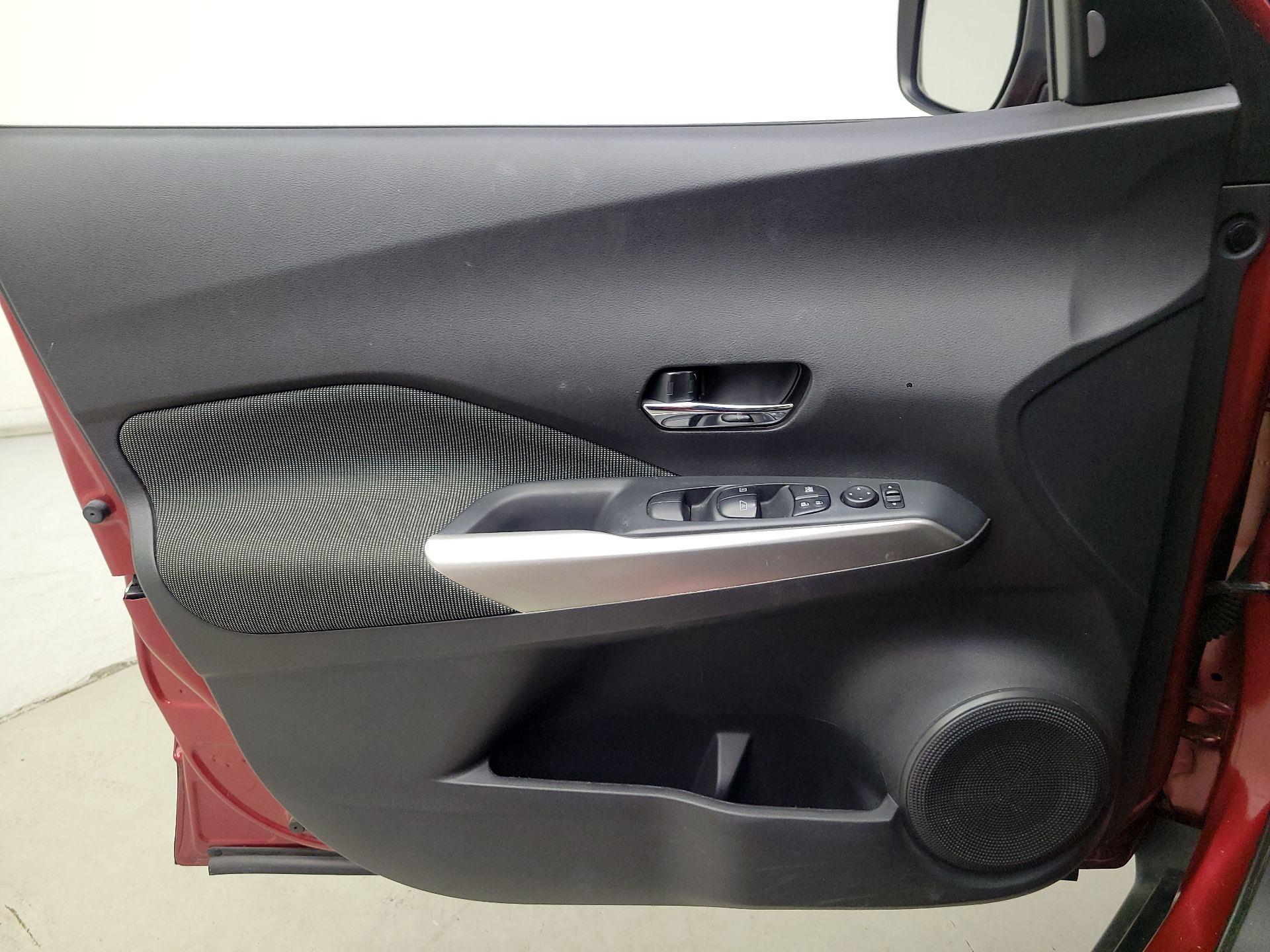 Thumbnail: 2018 Nissan Kicks - 12