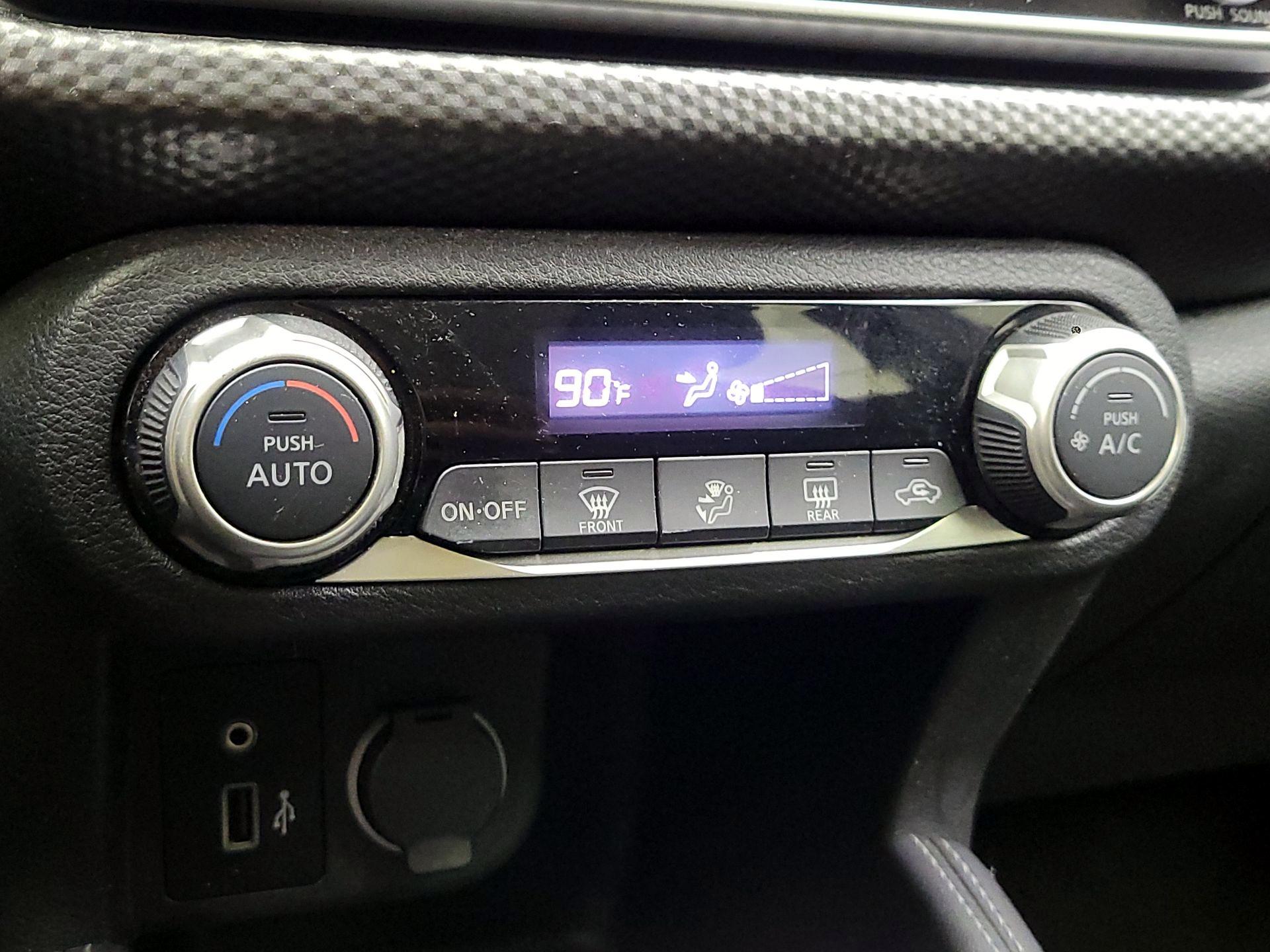 Thumbnail: 2018 Nissan Kicks - 16