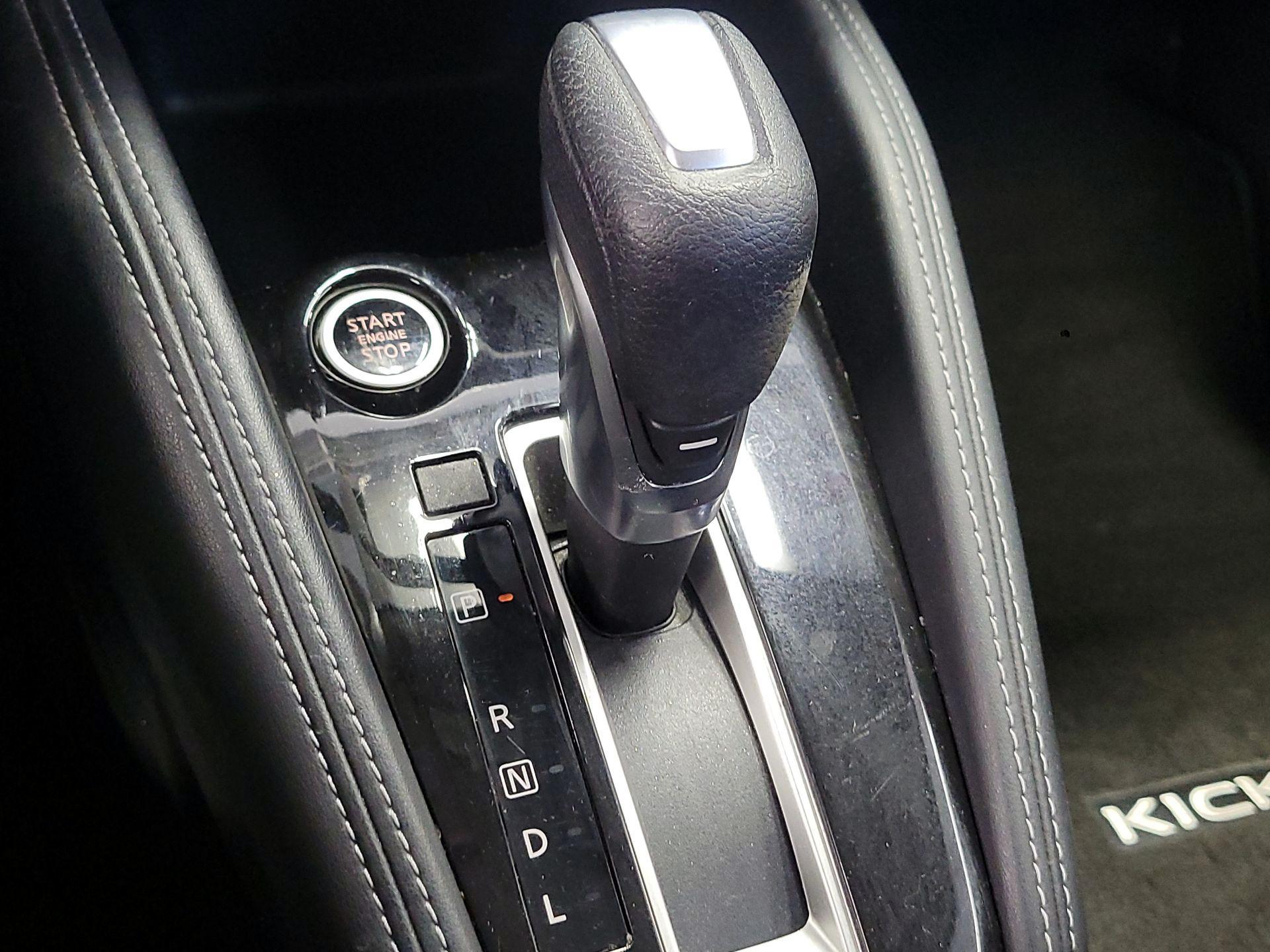 Thumbnail: 2018 Nissan Kicks - 17