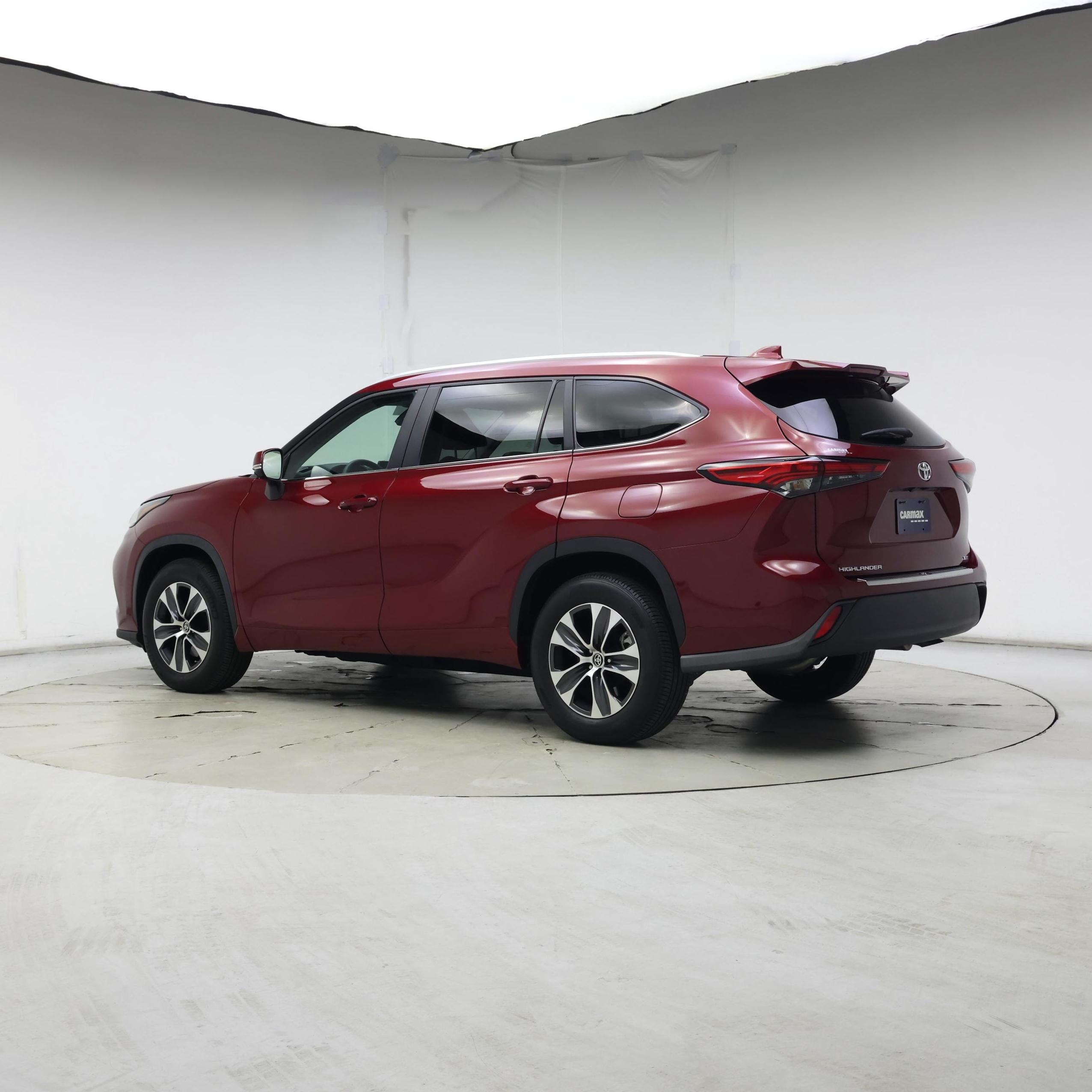 Thumbnail: 2023 Toyota Highlander - 2