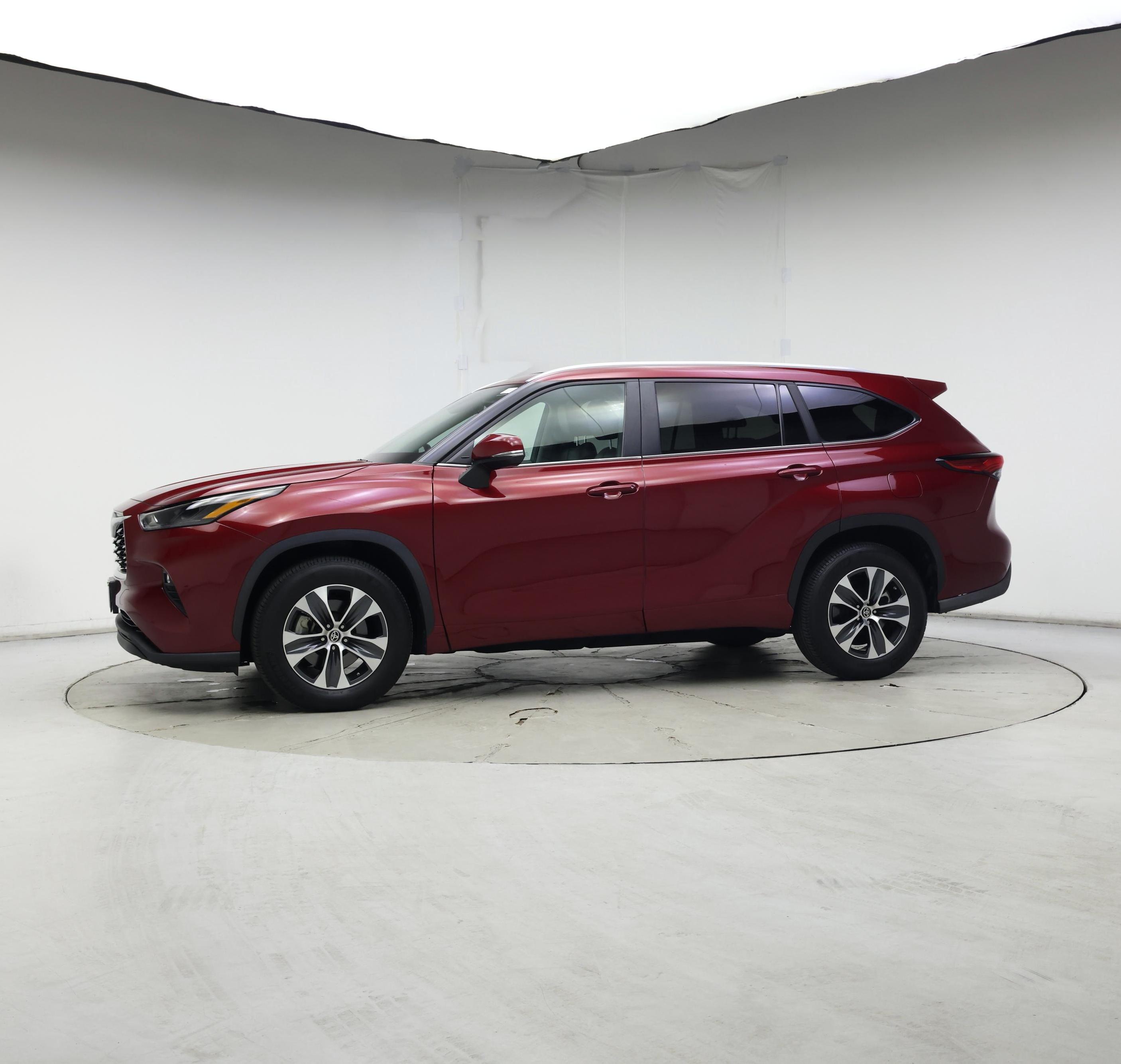 Thumbnail: 2023 Toyota Highlander - 3