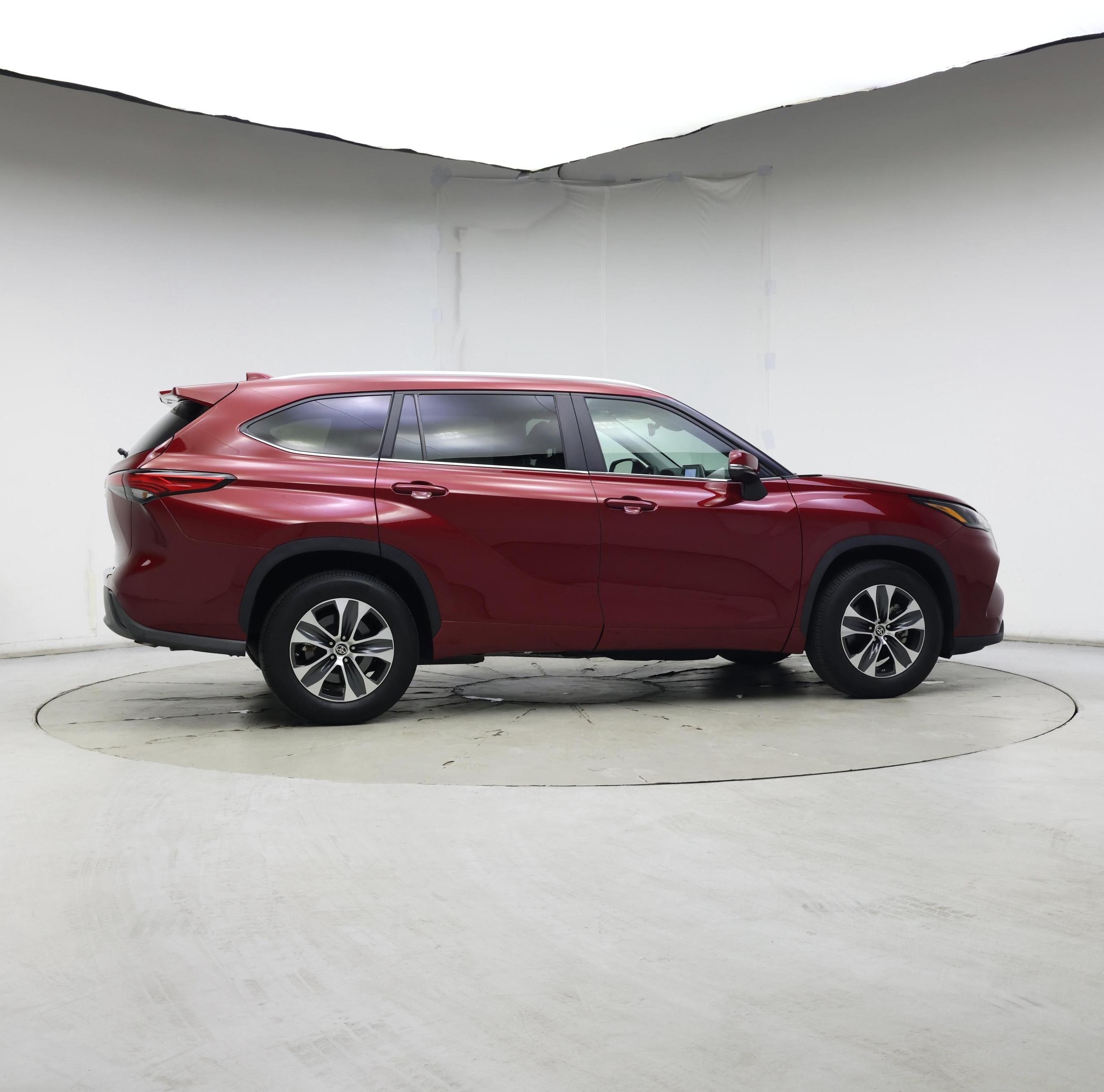 Thumbnail: 2023 Toyota Highlander - 7