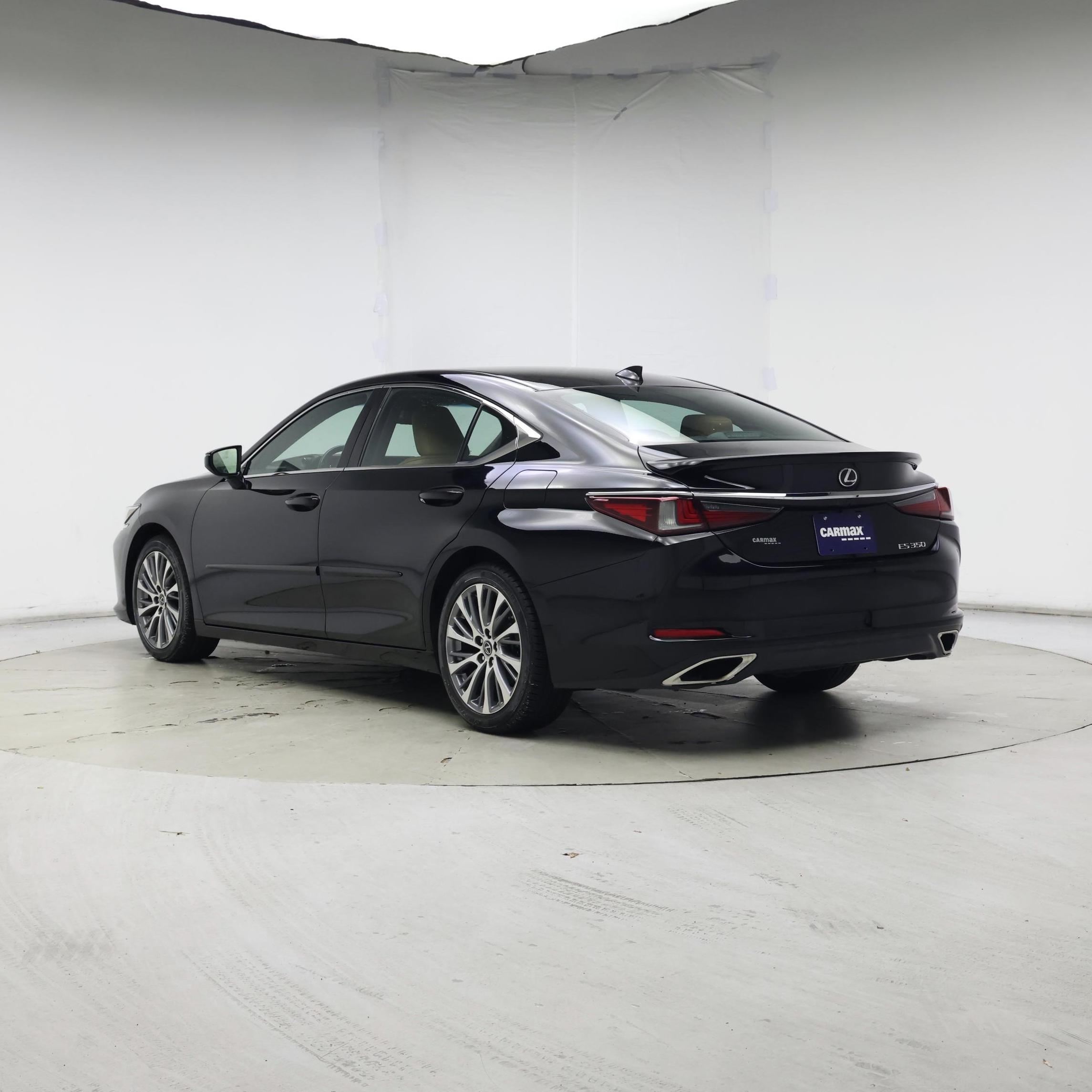 Thumbnail: 2021 Lexus ES - 2