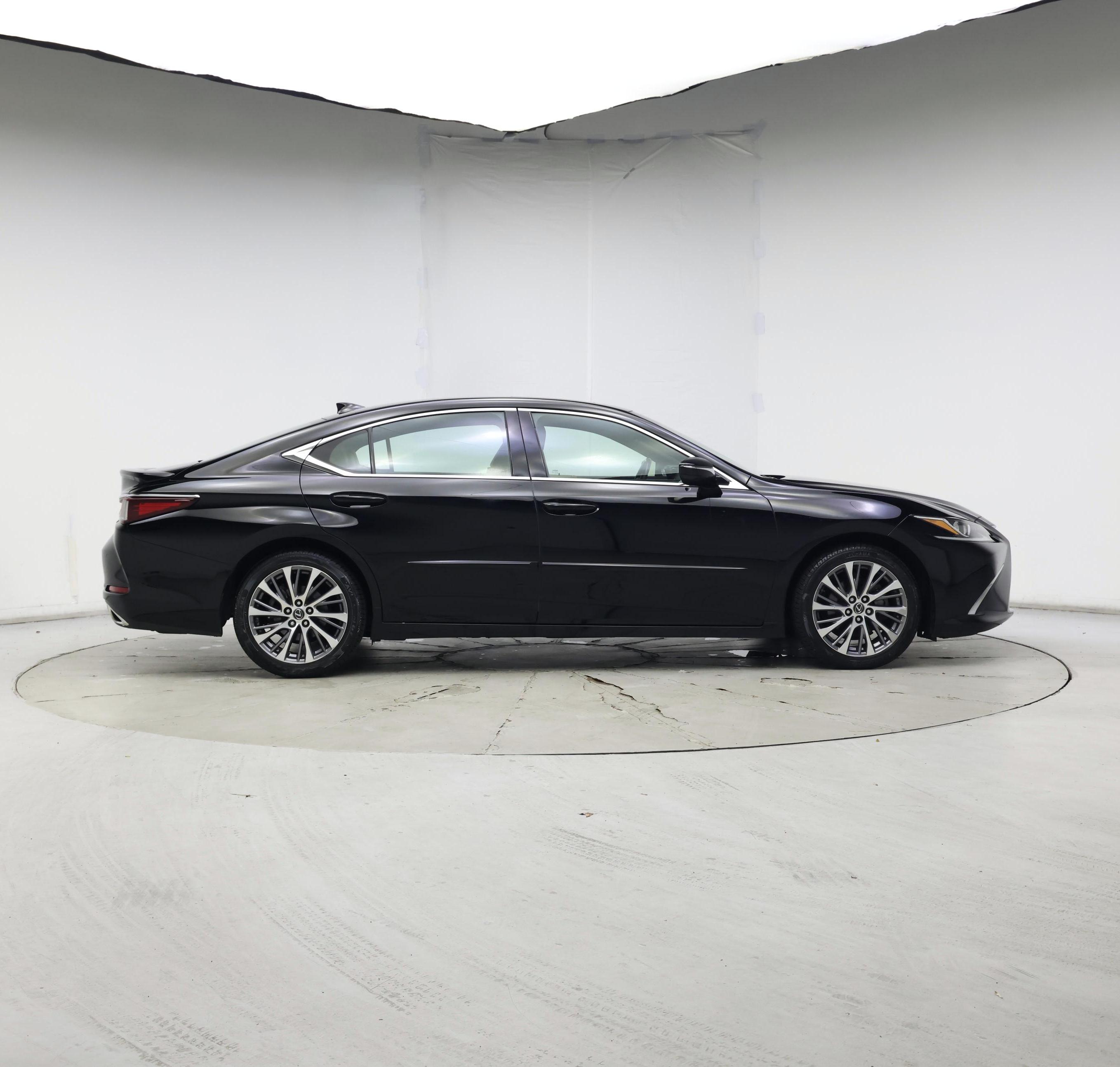 Thumbnail: 2021 Lexus ES - 7