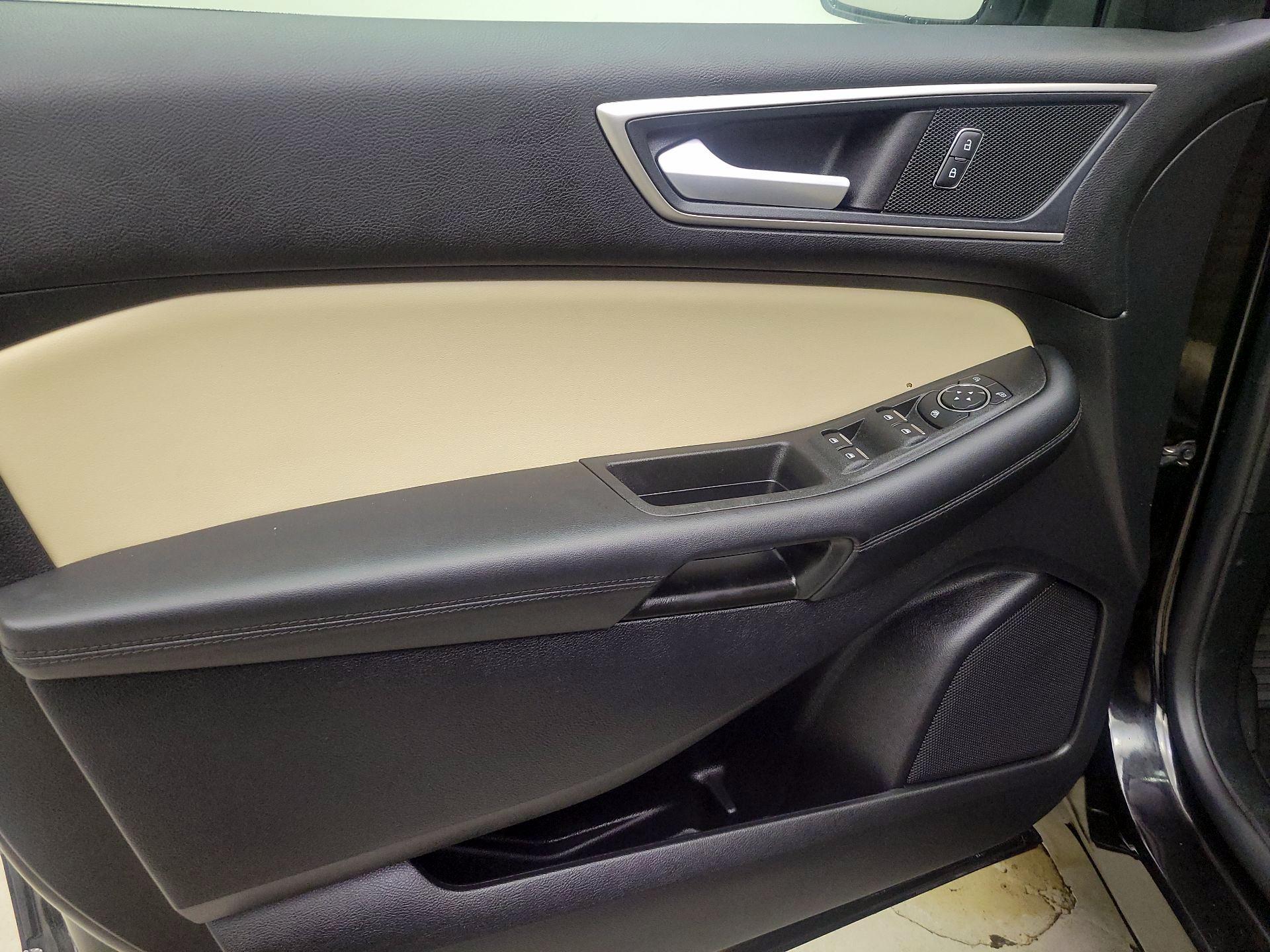 Thumbnail: 2021 Ford Edge - 12