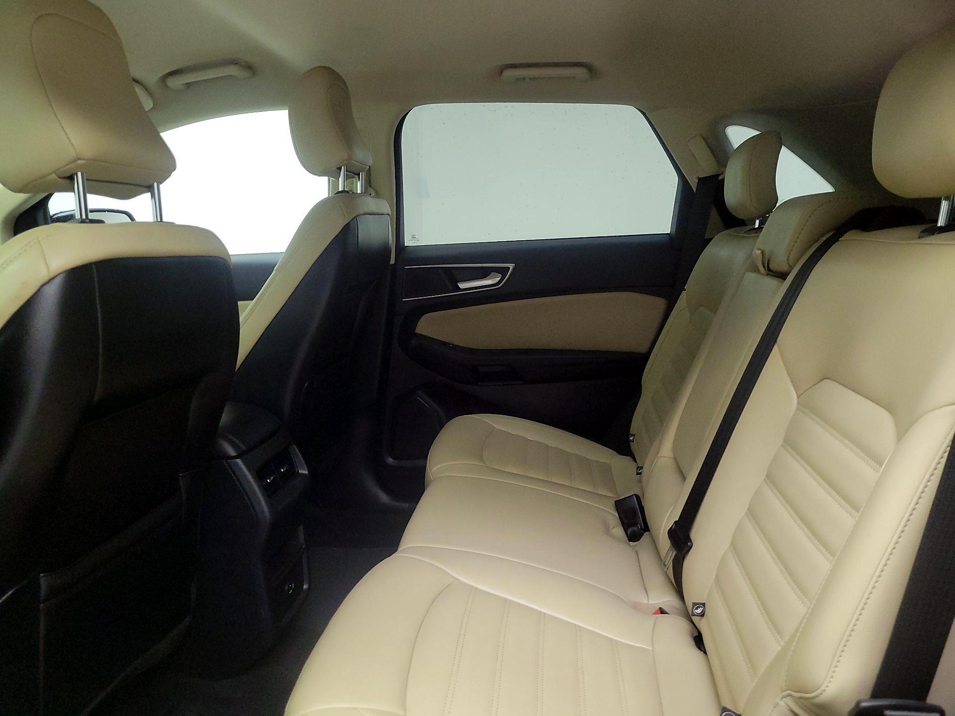 Thumbnail: 2021 Ford Edge - 20