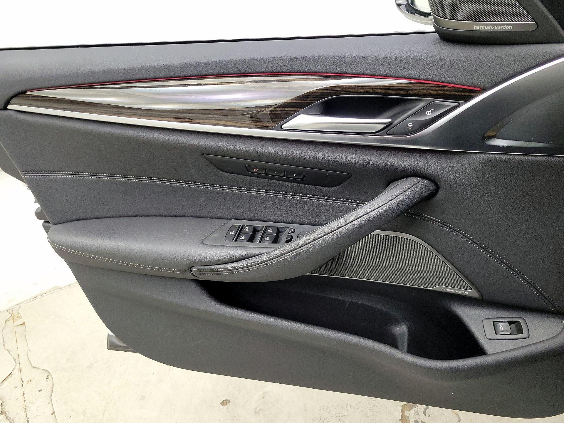 Thumbnail: 2022 BMW 5 Series - 12