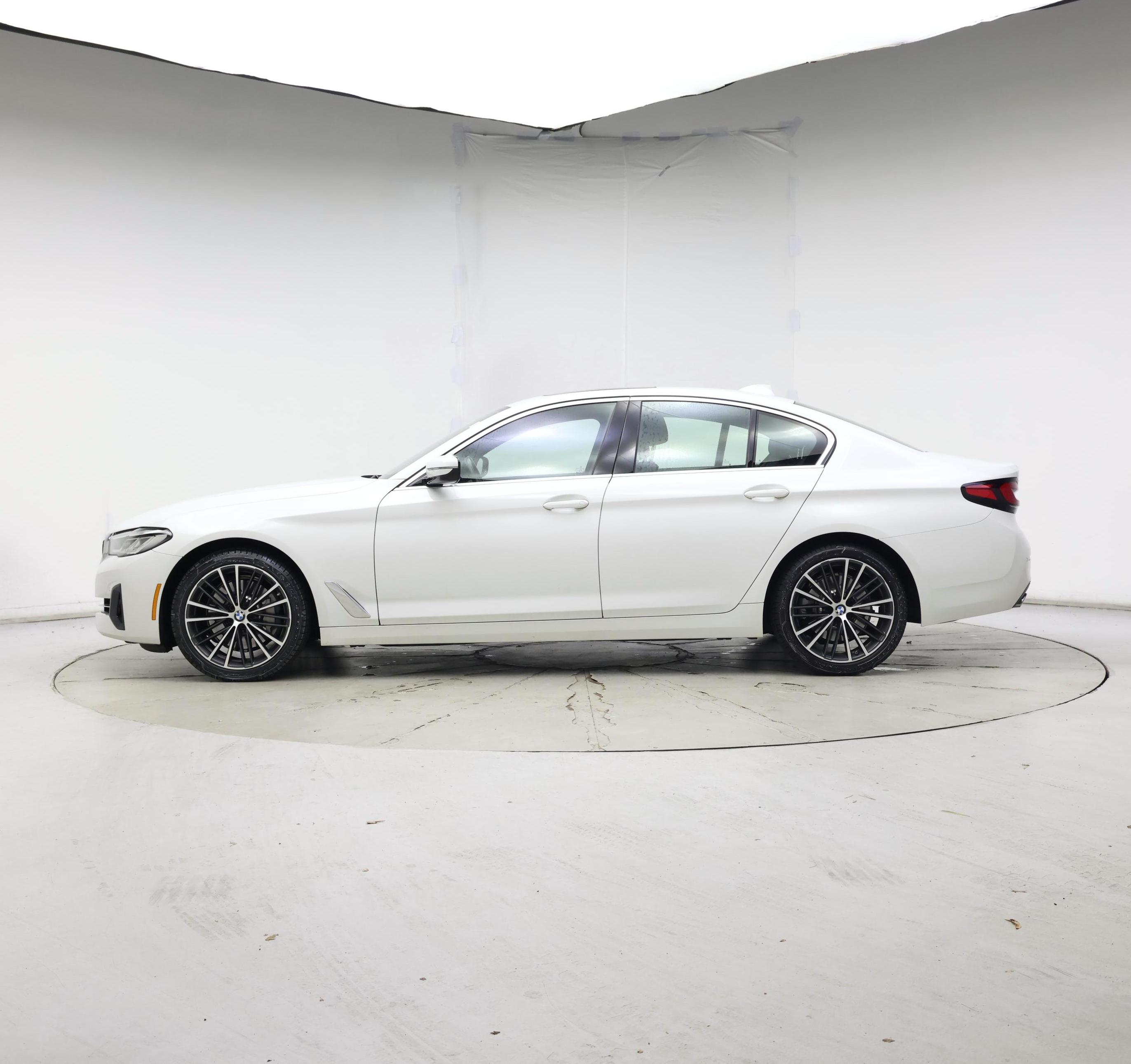 Thumbnail: 2022 BMW 5 Series - 3