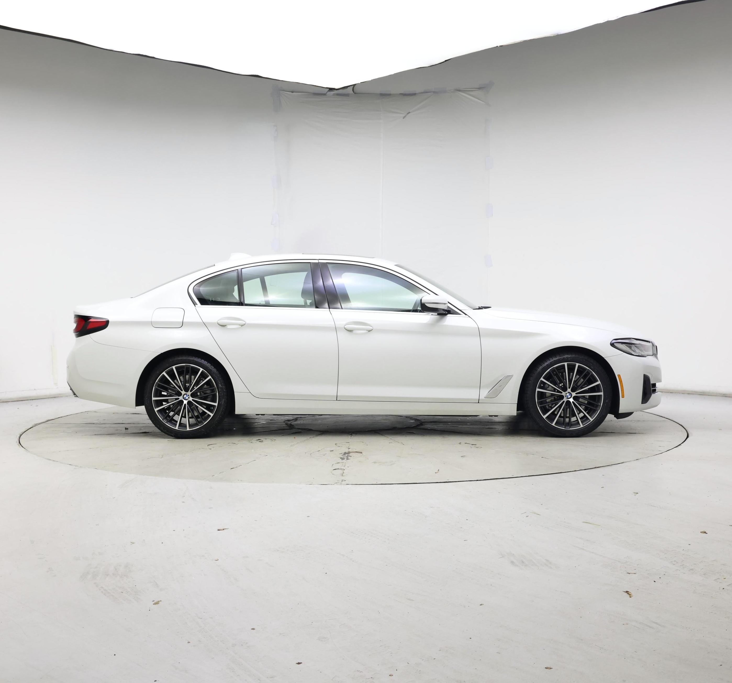 Thumbnail: 2022 BMW 5 Series - 7