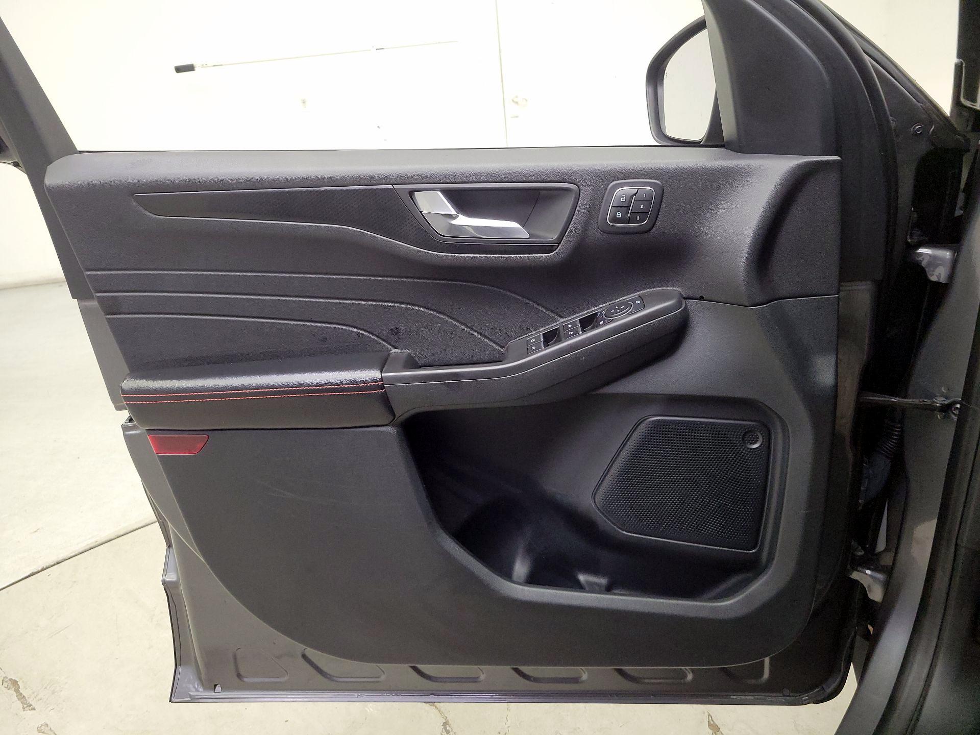 Thumbnail: 2021 Ford Escape - 12