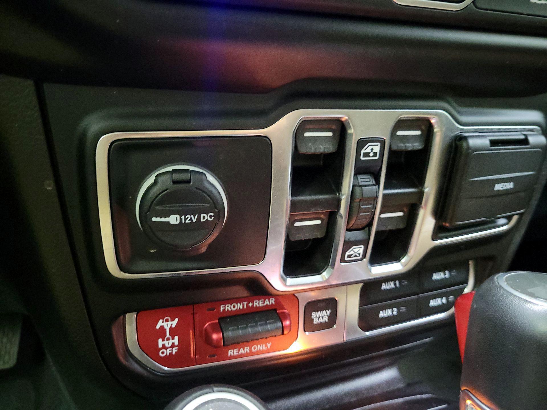 Thumbnail: 2022 Jeep Wrangler - 19