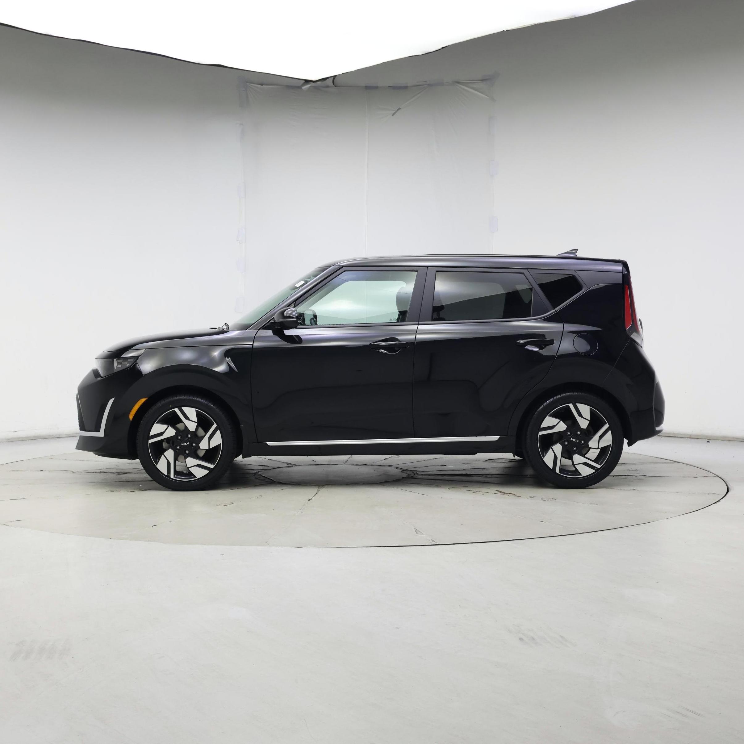 Thumbnail: 2023 Kia Soul - 3
