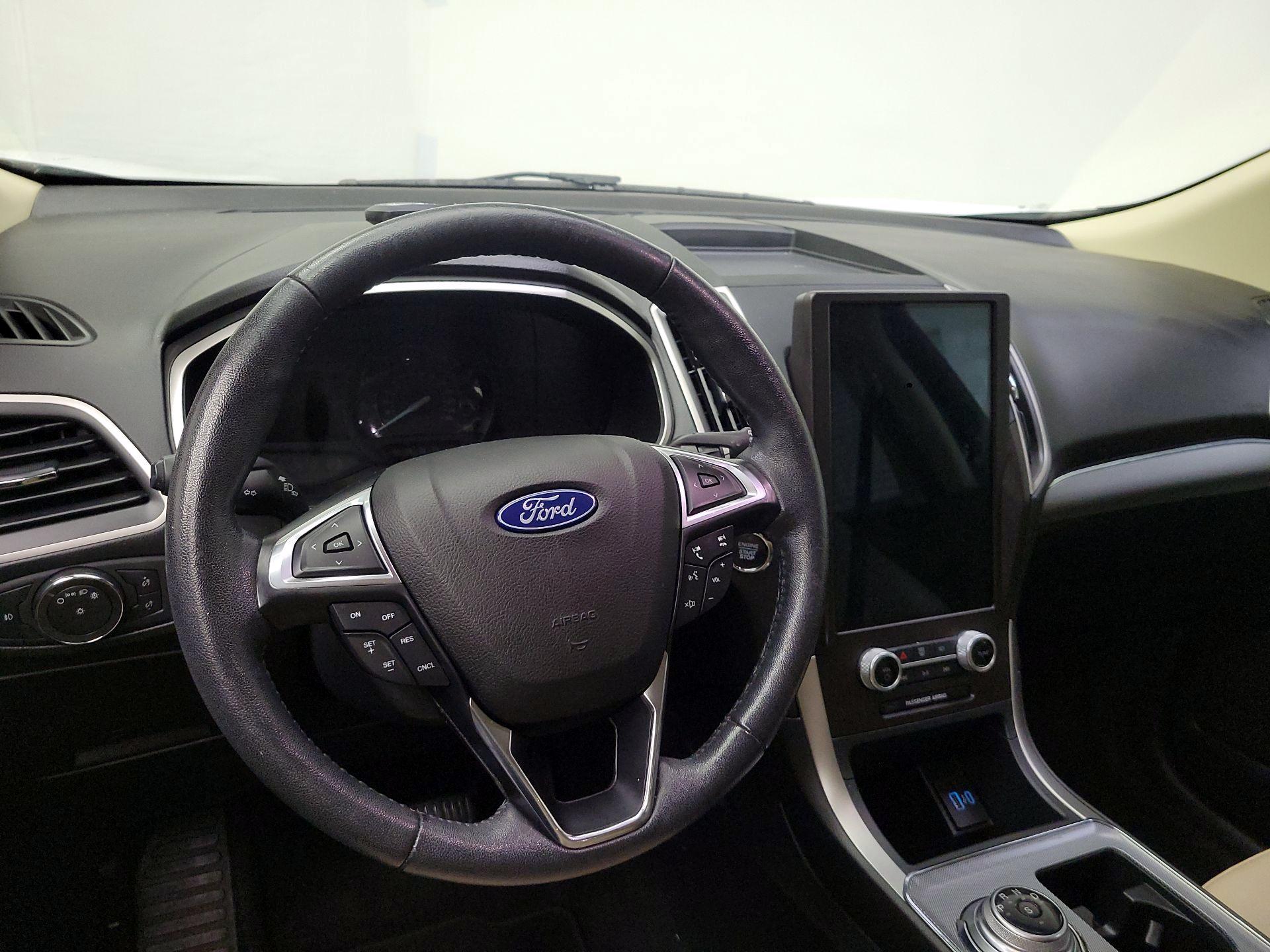 Thumbnail: 2021 Ford Edge - 10