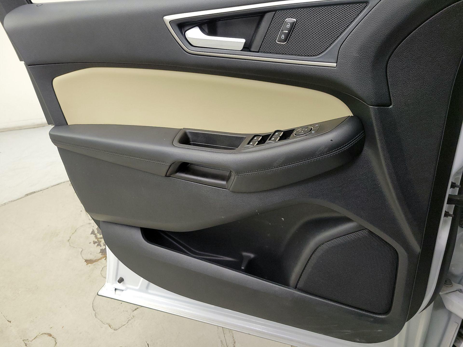 Thumbnail: 2021 Ford Edge - 12