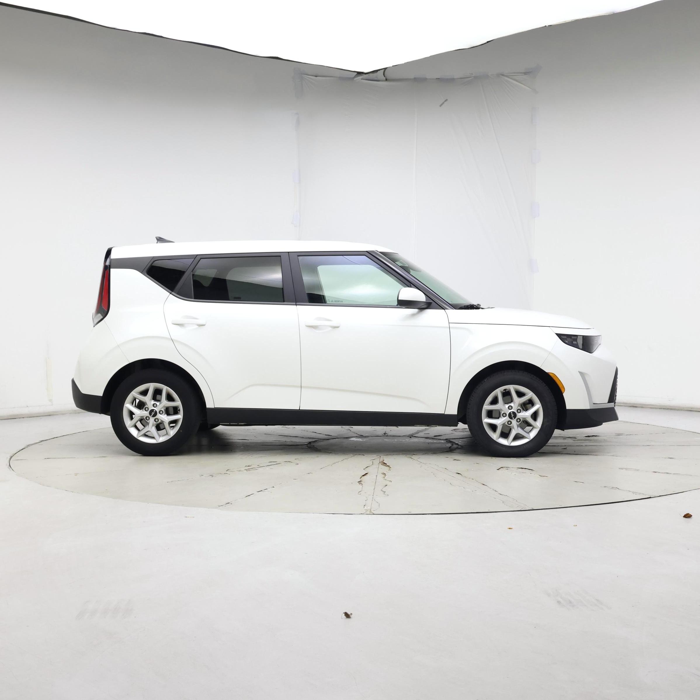 Thumbnail: 2023 Kia Soul - 7