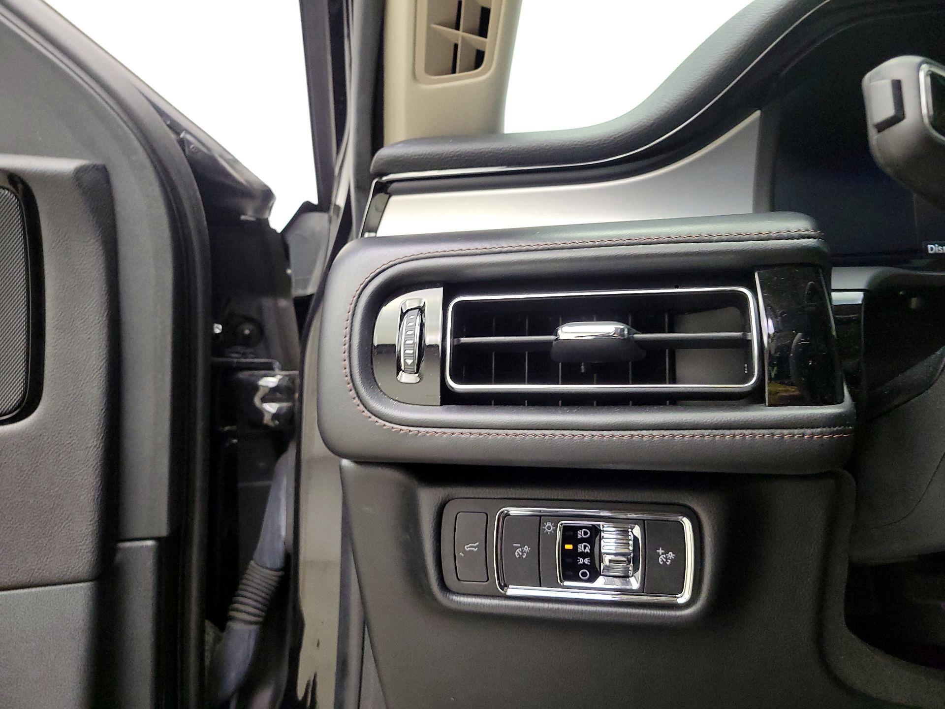 Thumbnail: 2022 Lincoln Aviator - 13